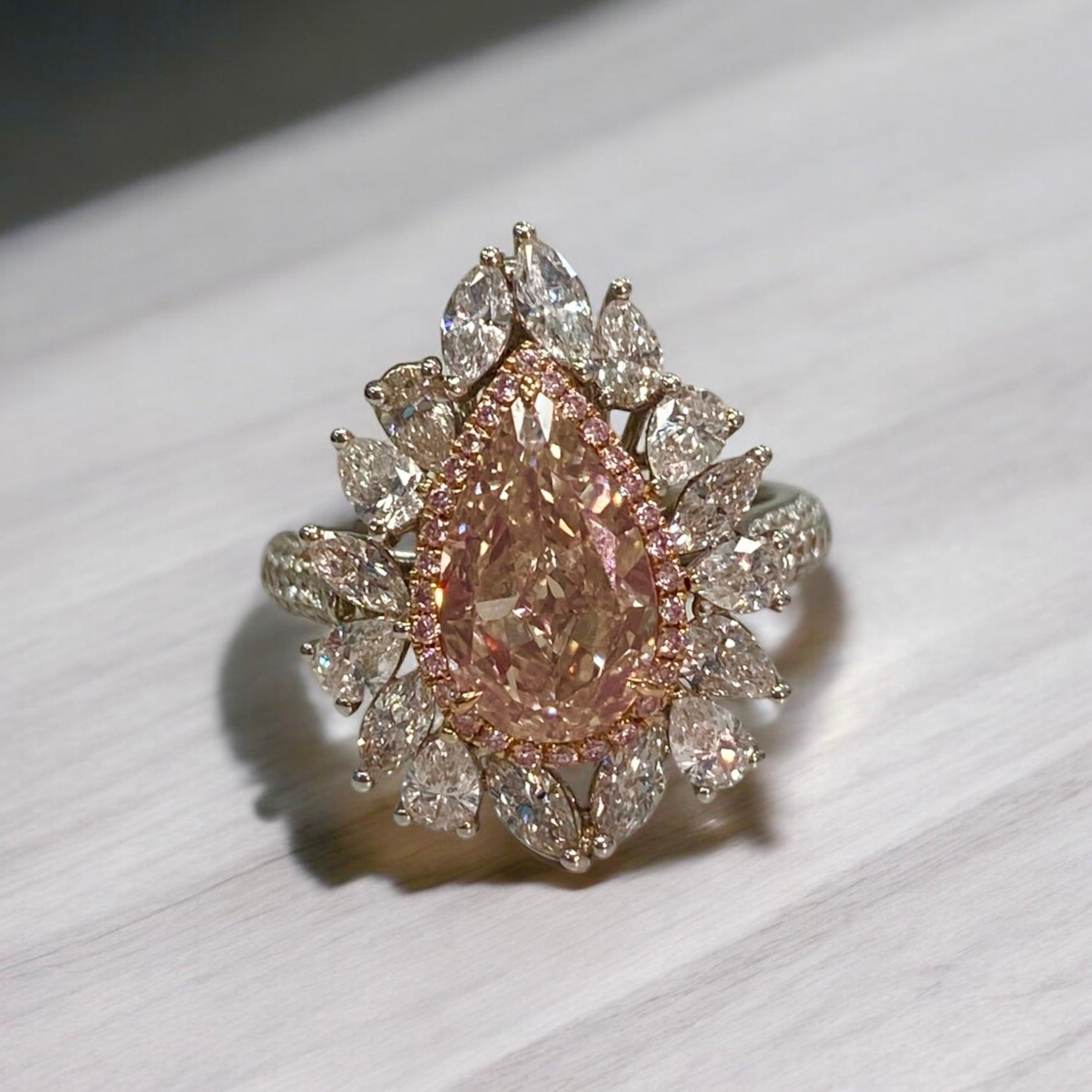 Rare Colors - Pear Shape Champagne Brown Diamond Ring In New Condition For Sale In New York, NY