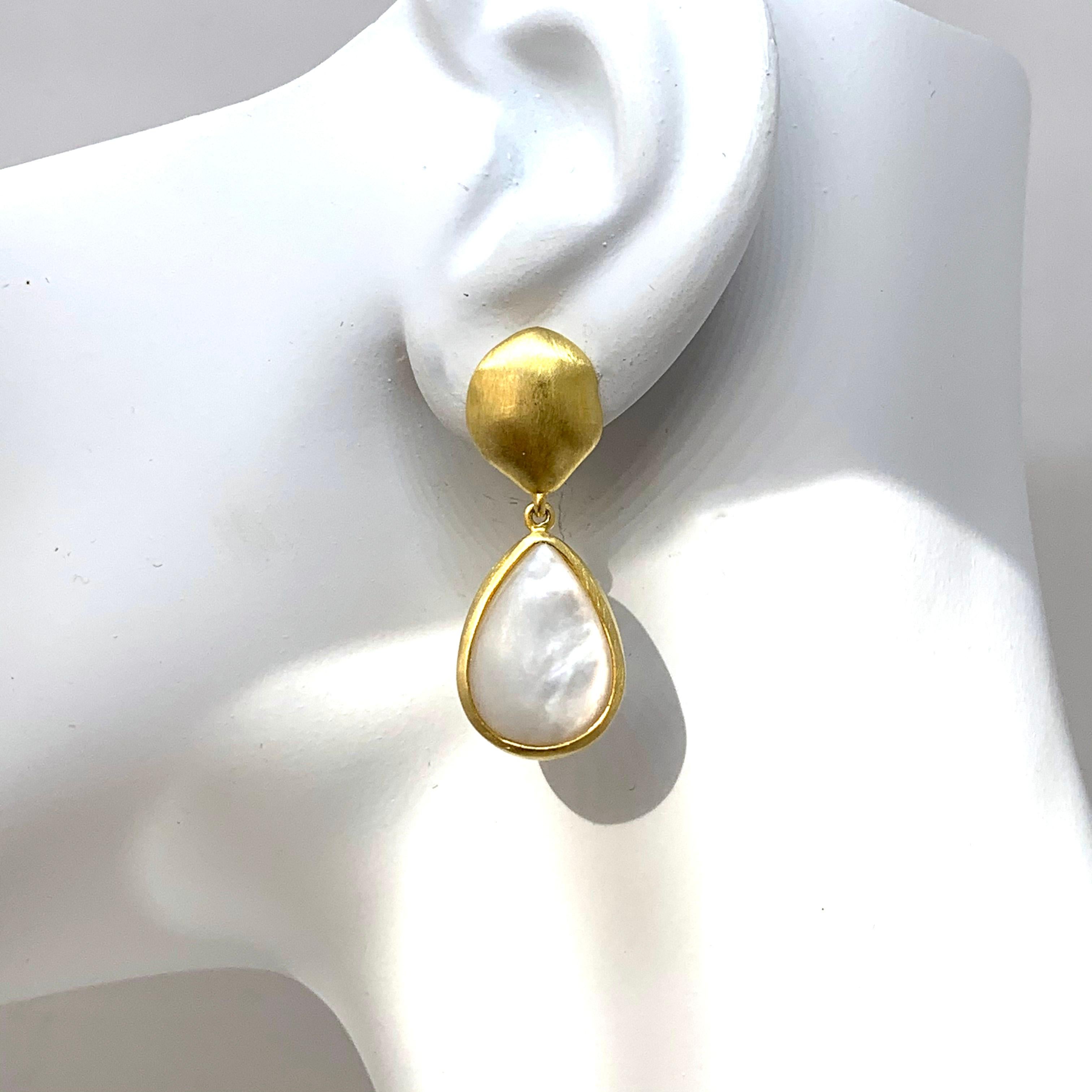 Pear Cut Pear-shape Cabochon Mother of Pearl Vermeil Drop Earrings
