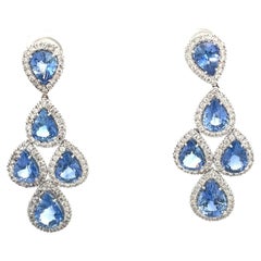 Boucles d'oreilles en or blanc 18 carats avec saphir bleu de Ceylan en forme de poire et diamants 