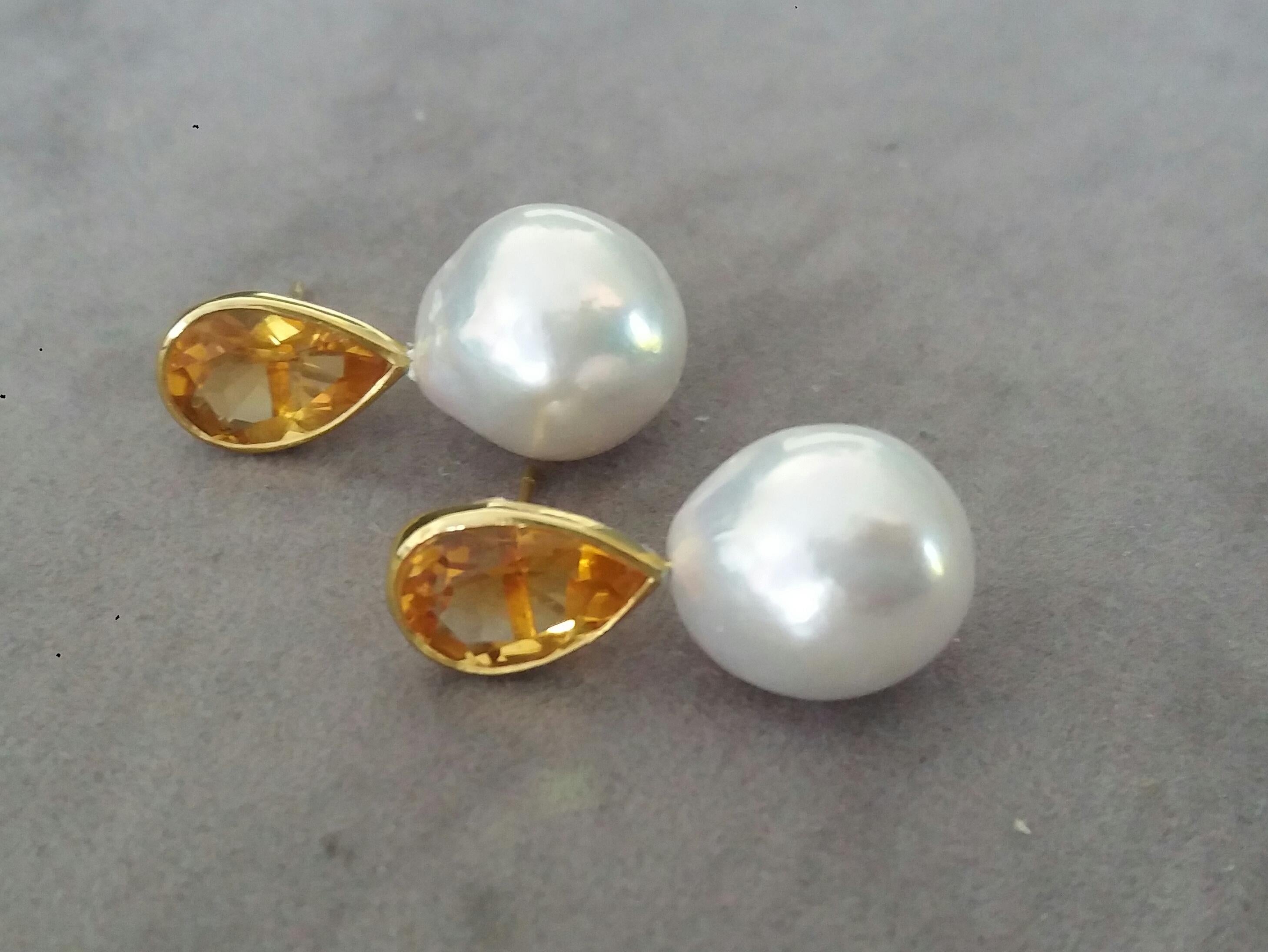 Women's Pear Shape Citrine 14 Karat Yellow Gold Bezel White Baroque Pearls Stud Earrings For Sale