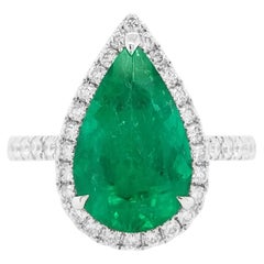 Bague classique en or 18K avec émeraude de Colombie en forme de poire et diamant blanc naturel