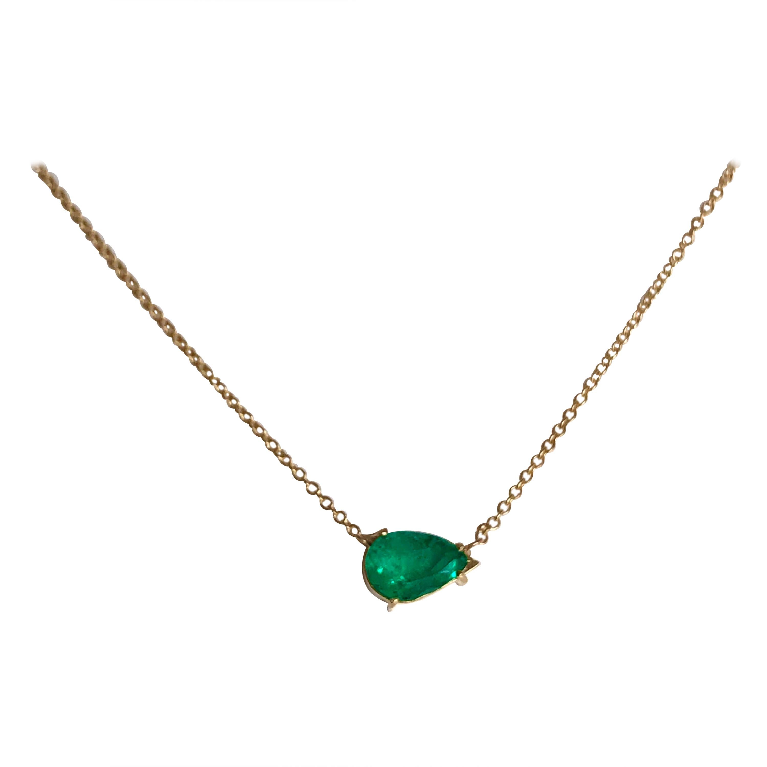 Emeralds Maravellous Colombian Emerald Solitaire Pendant Drop Necklace in 18K