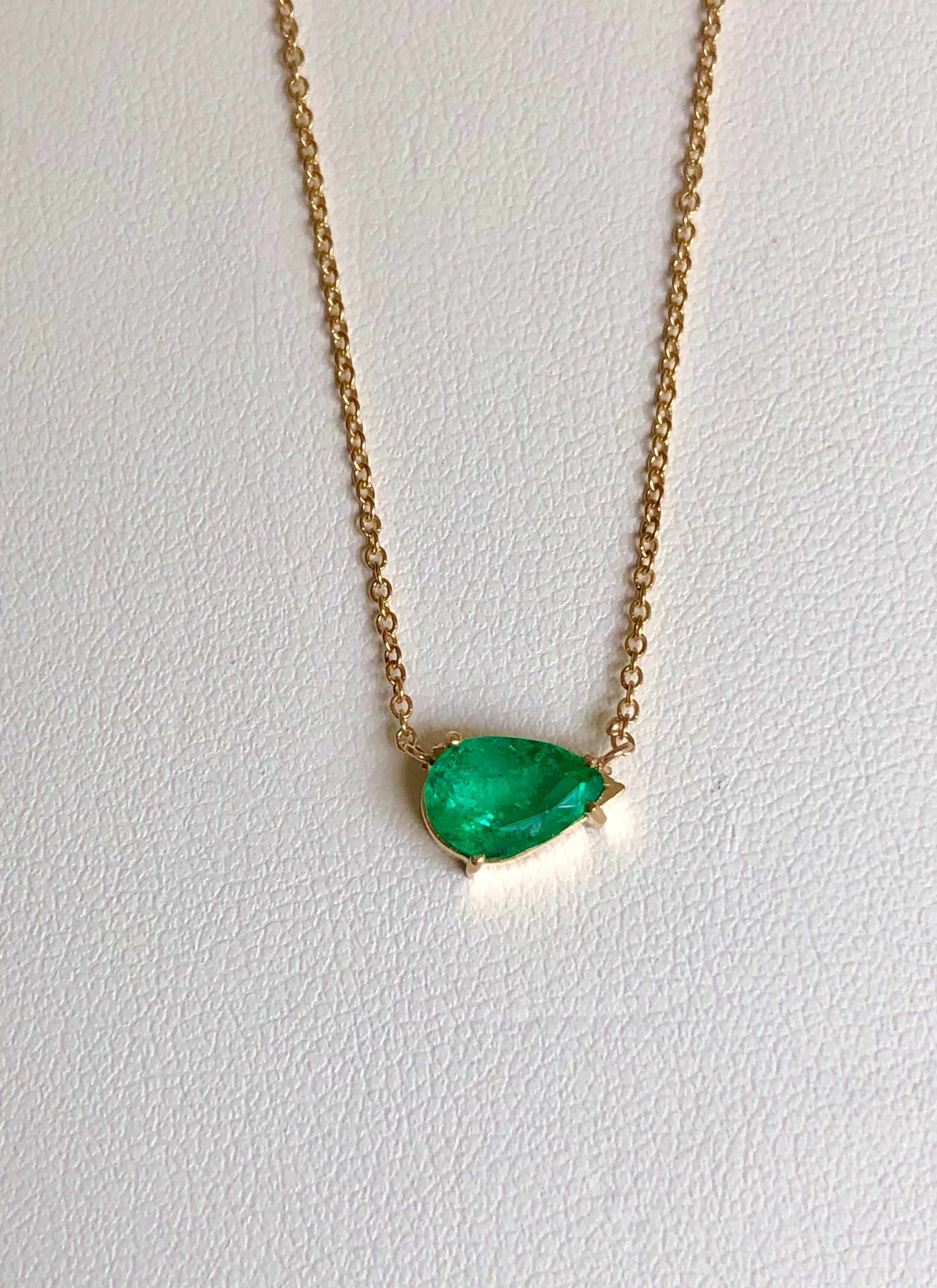 Emeralds Maravellous Colombian Emerald Solitaire Pendant Drop Necklace in 18K 1