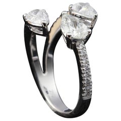 Pear Shape Diamond 3-Stone Fashion Ring in 18 Karat Gold