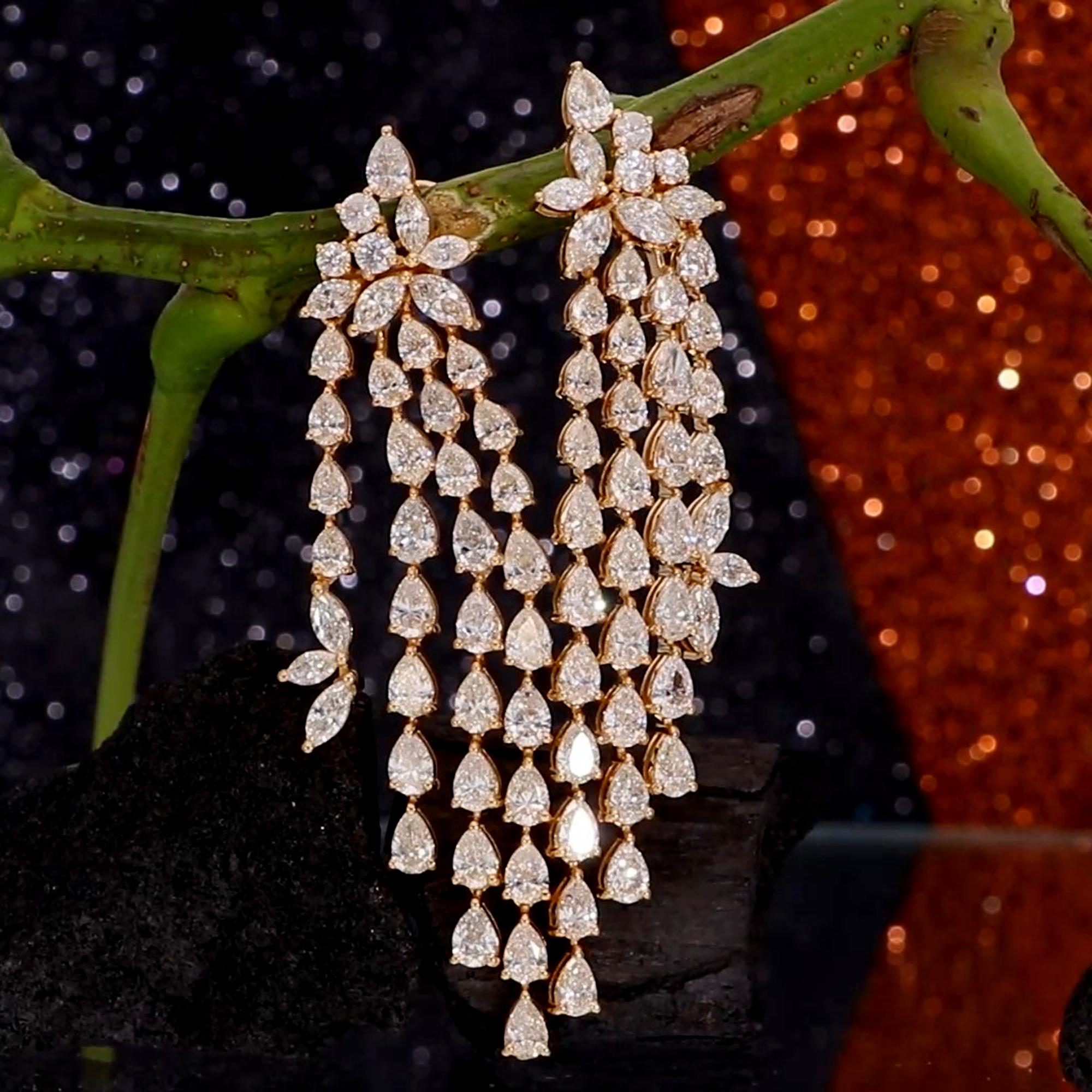 Taille poire Boucles d'oreilles chandelier en or jaune 18 carats avec diamants en forme de poire, fabrication artisanale en vente