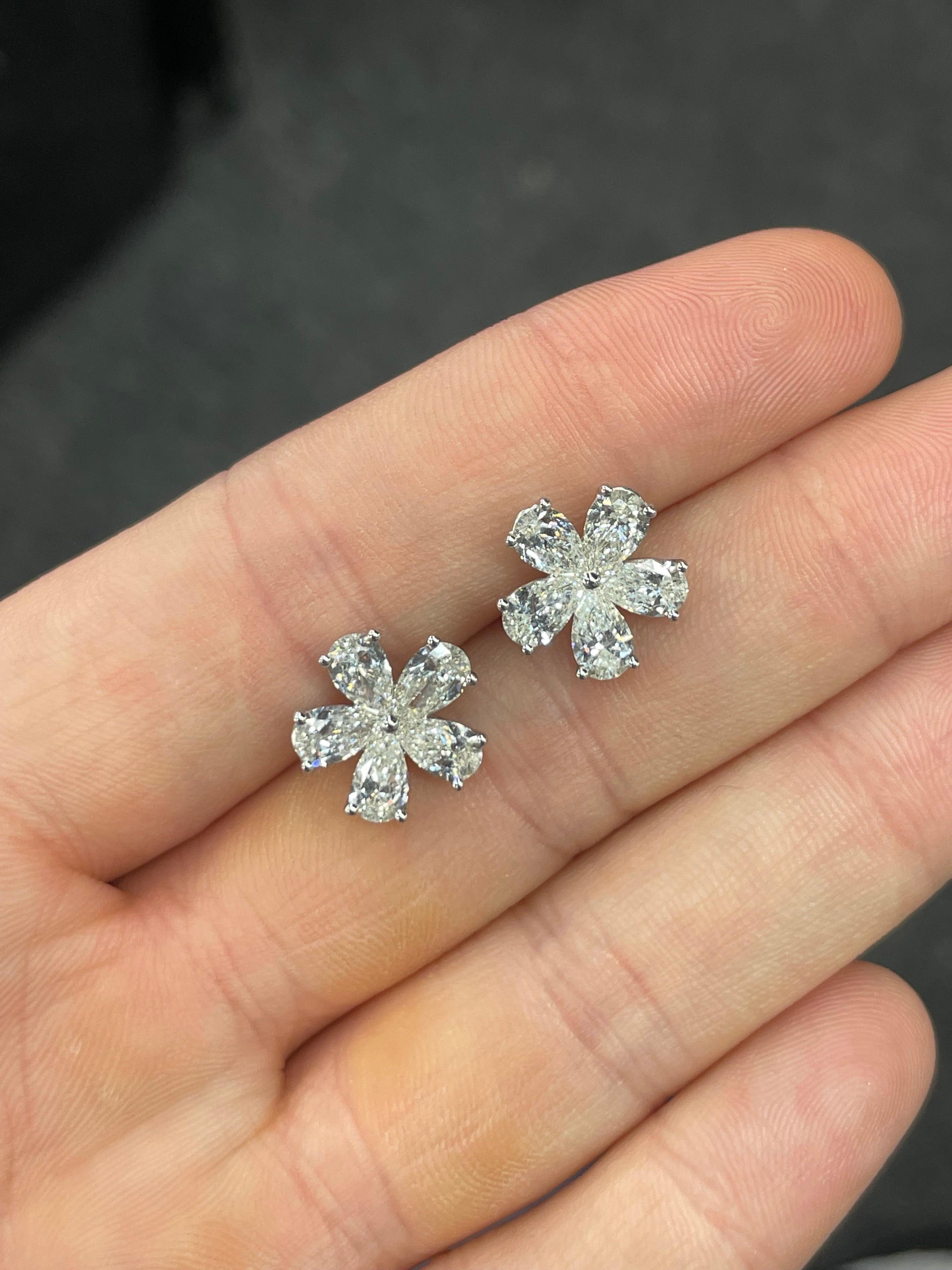 Pear Shape Diamond Cluster Floral Earrings 3.15 Carats 18 Karat White Gold In New Condition For Sale In New York, NY