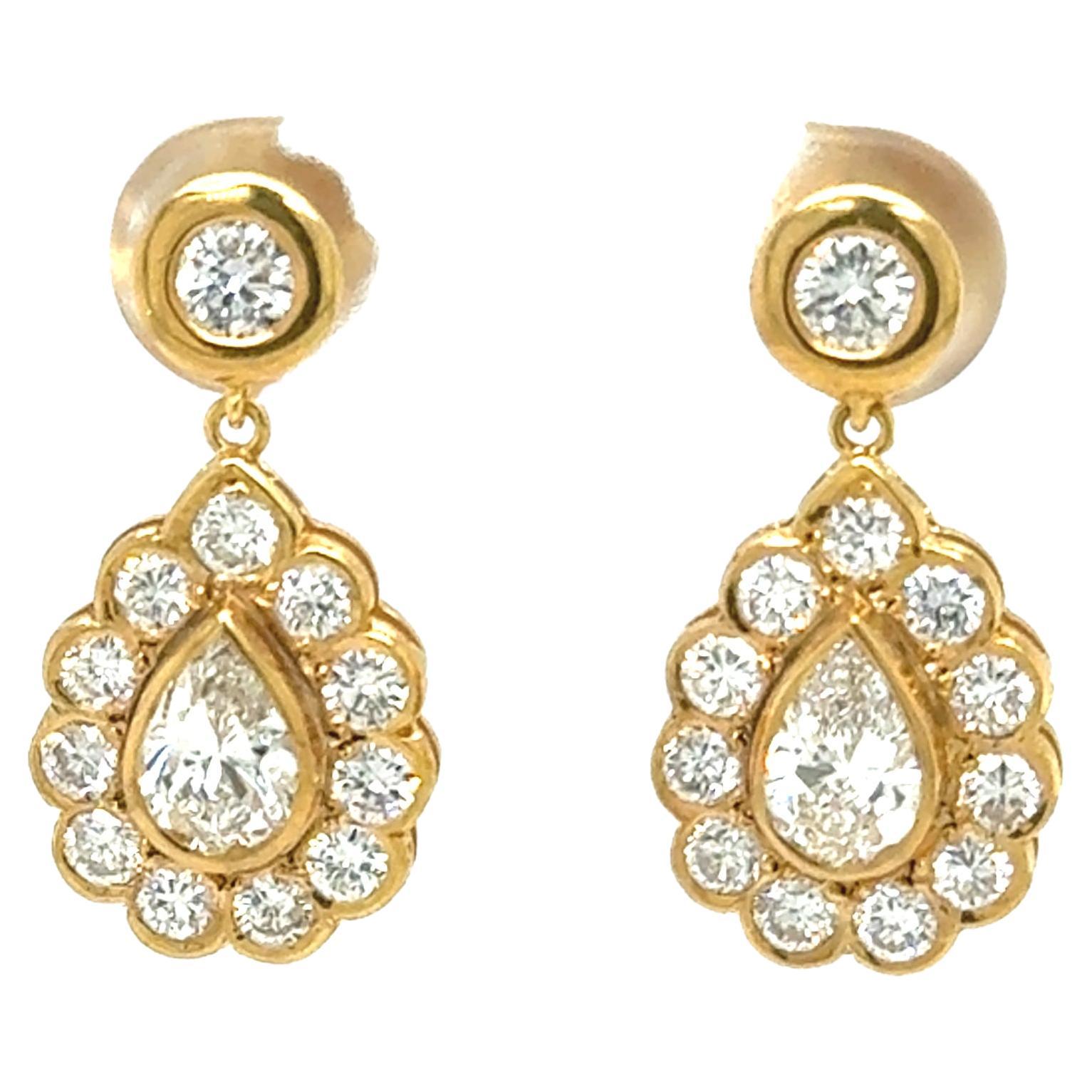 Pear Shape Diamond Drop Earrings Set w/ 2.0ct F/VS Diamonds in 18ct Yellow Gold For Sale
