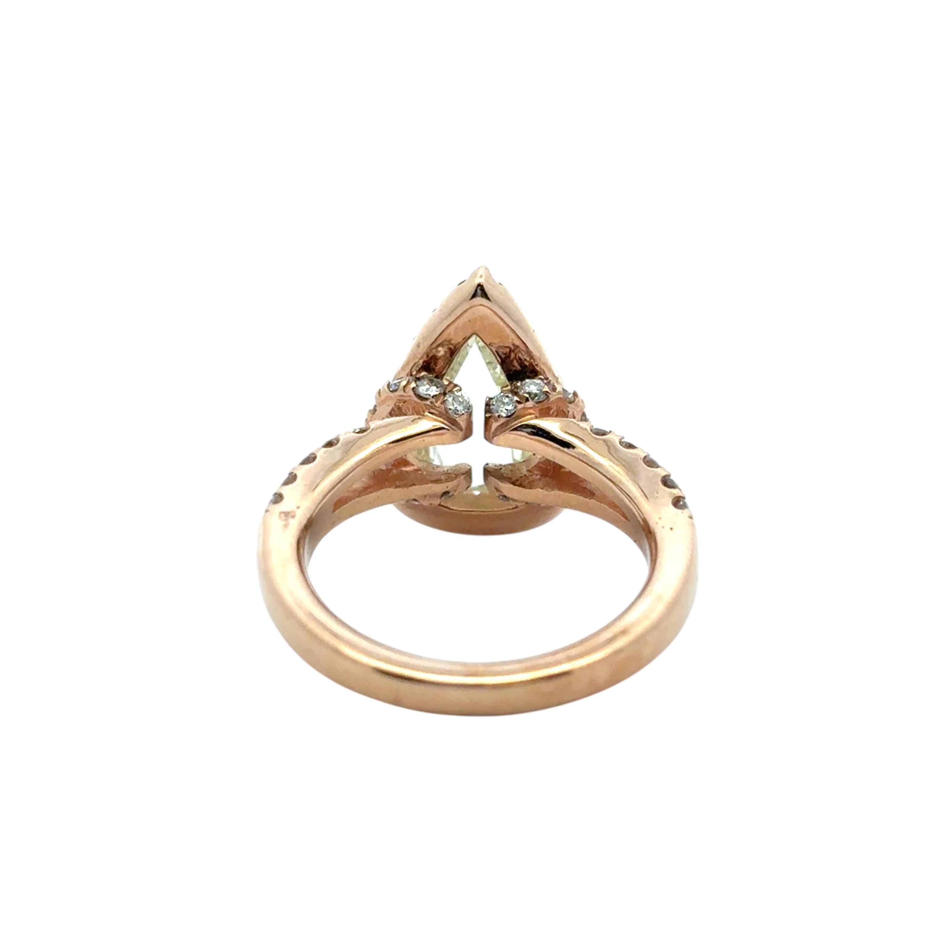 Pear Shape Diamond Halo Engagement Ring in vendita 12