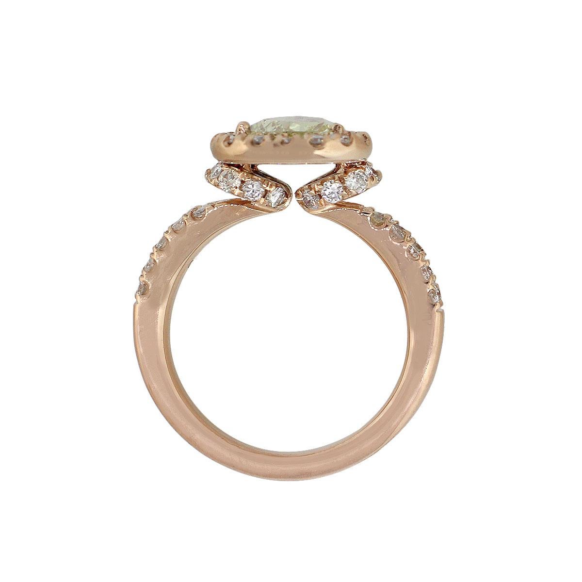 Moderno Pear Shape Diamond Halo Engagement Ring in vendita