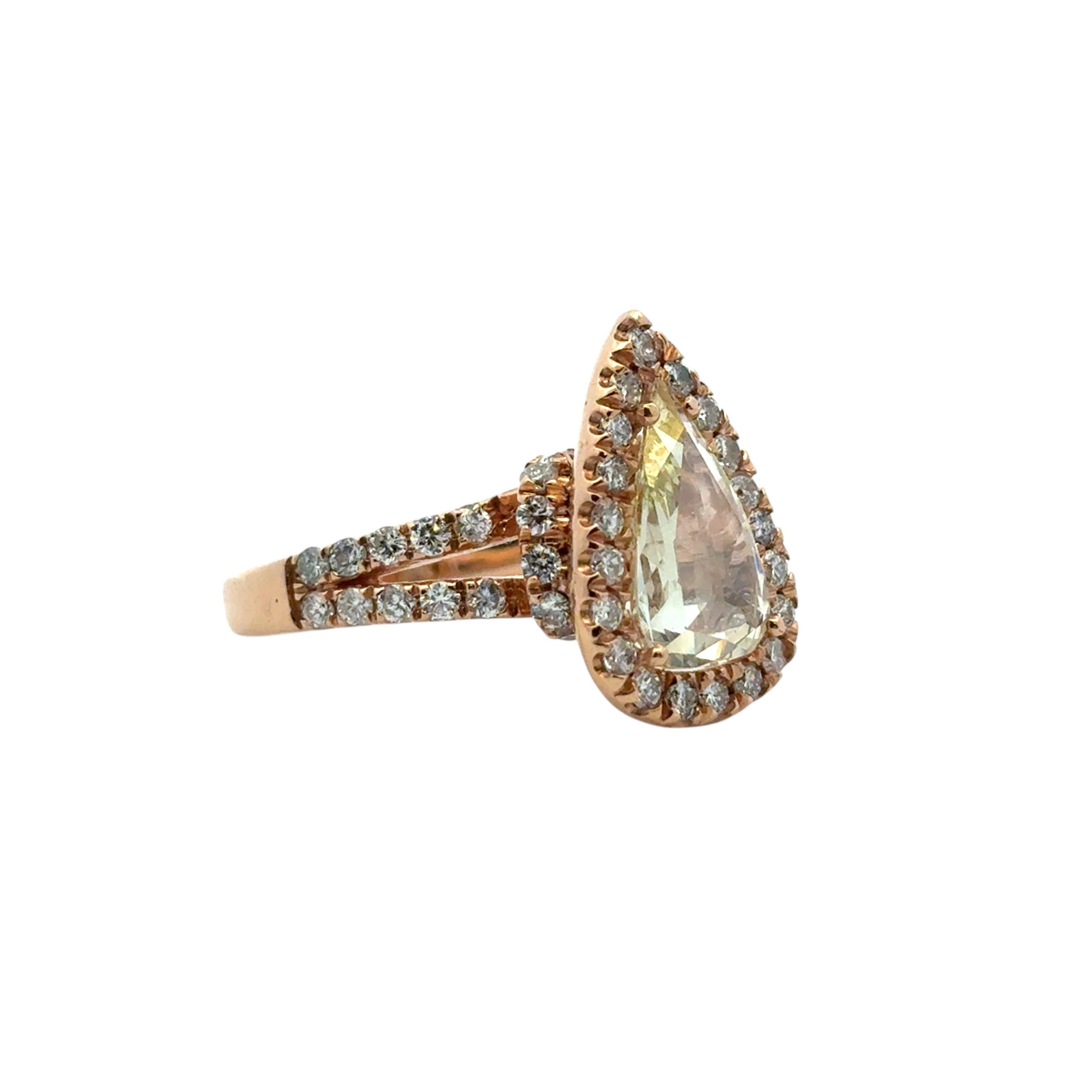 Pear Shape Diamond Halo Engagement Ring in vendita 2