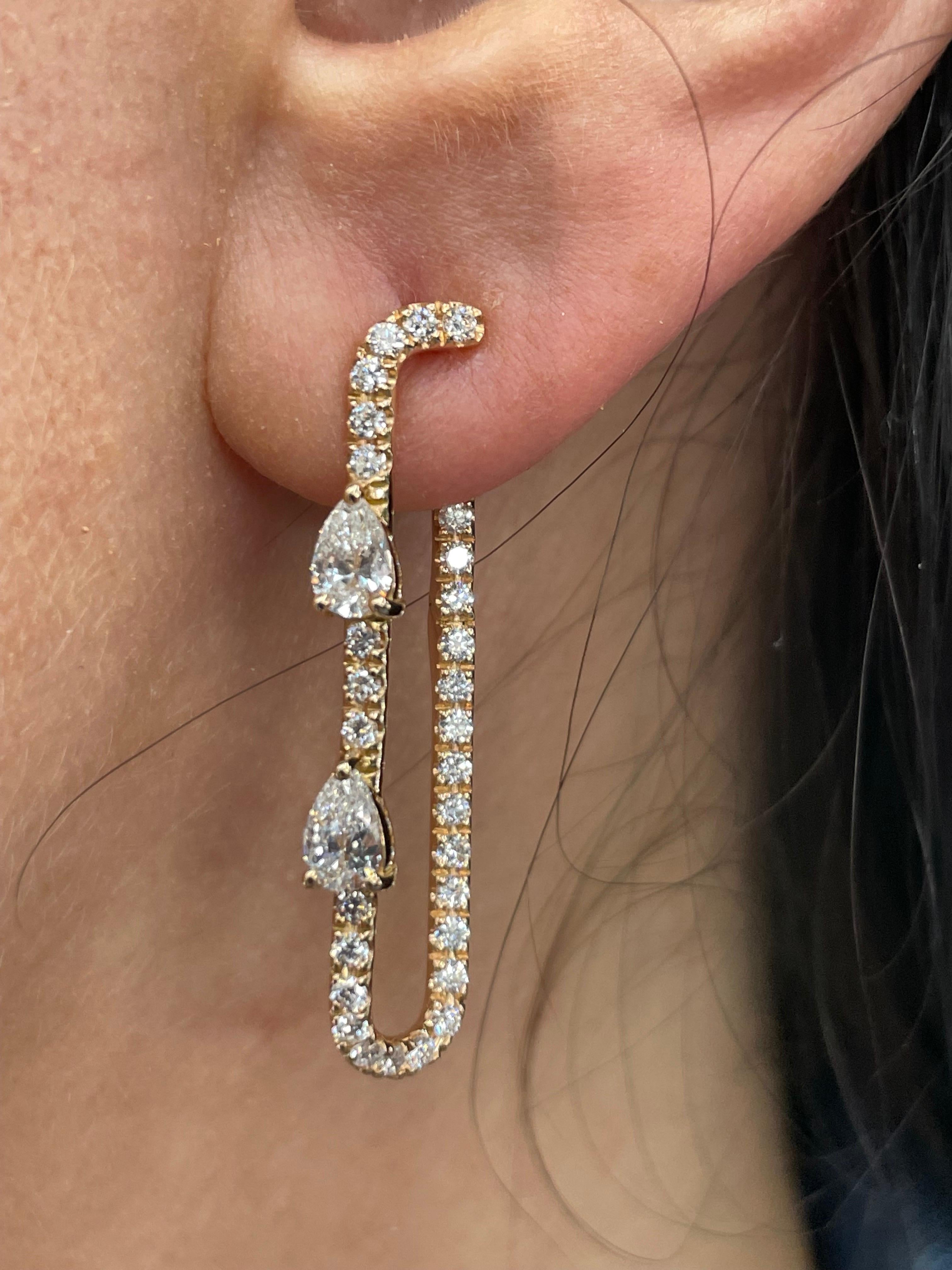 Women's Pear Shape Diamond Paperclip Drop Earrings 1.95 Carats 18 Karat Rose Gold Italy For Sale