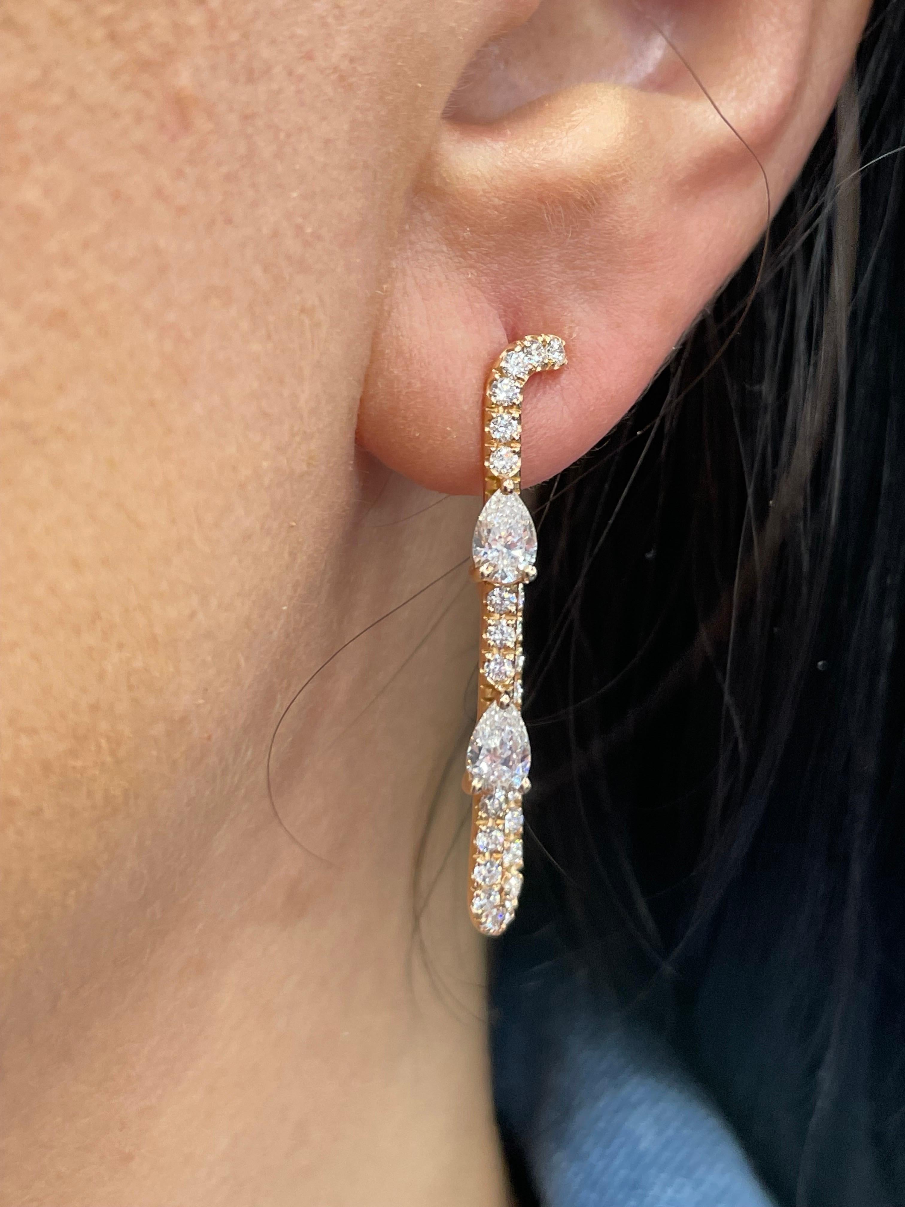 Boucles d'oreilles en goutte en or rose 18 carats avec diamants en forme de poire de 1,95 carat, Italie en vente 1