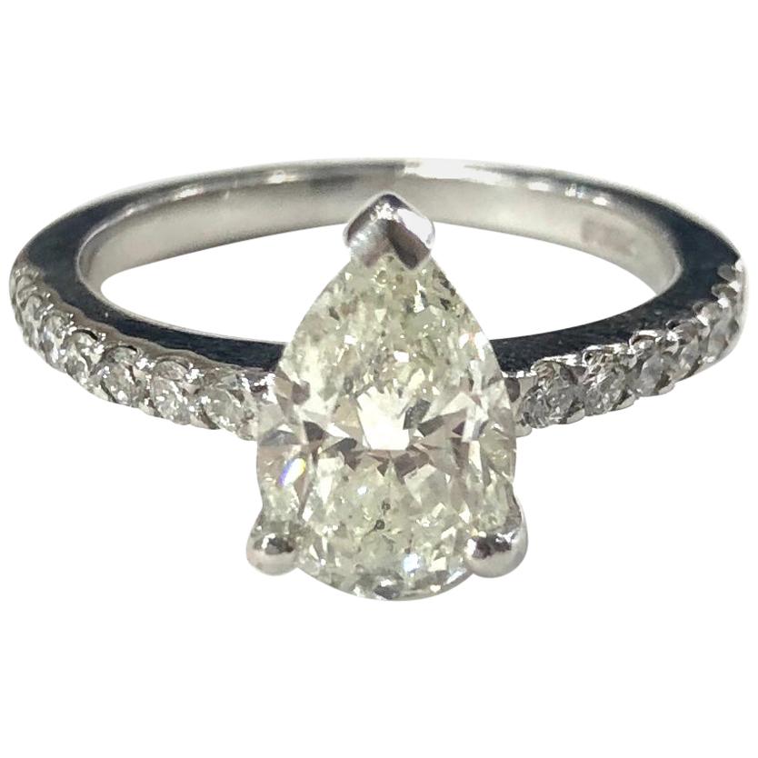 Pear Shape Diamond Single Stone Engagement Ring with Diamond Shoulders For Sale