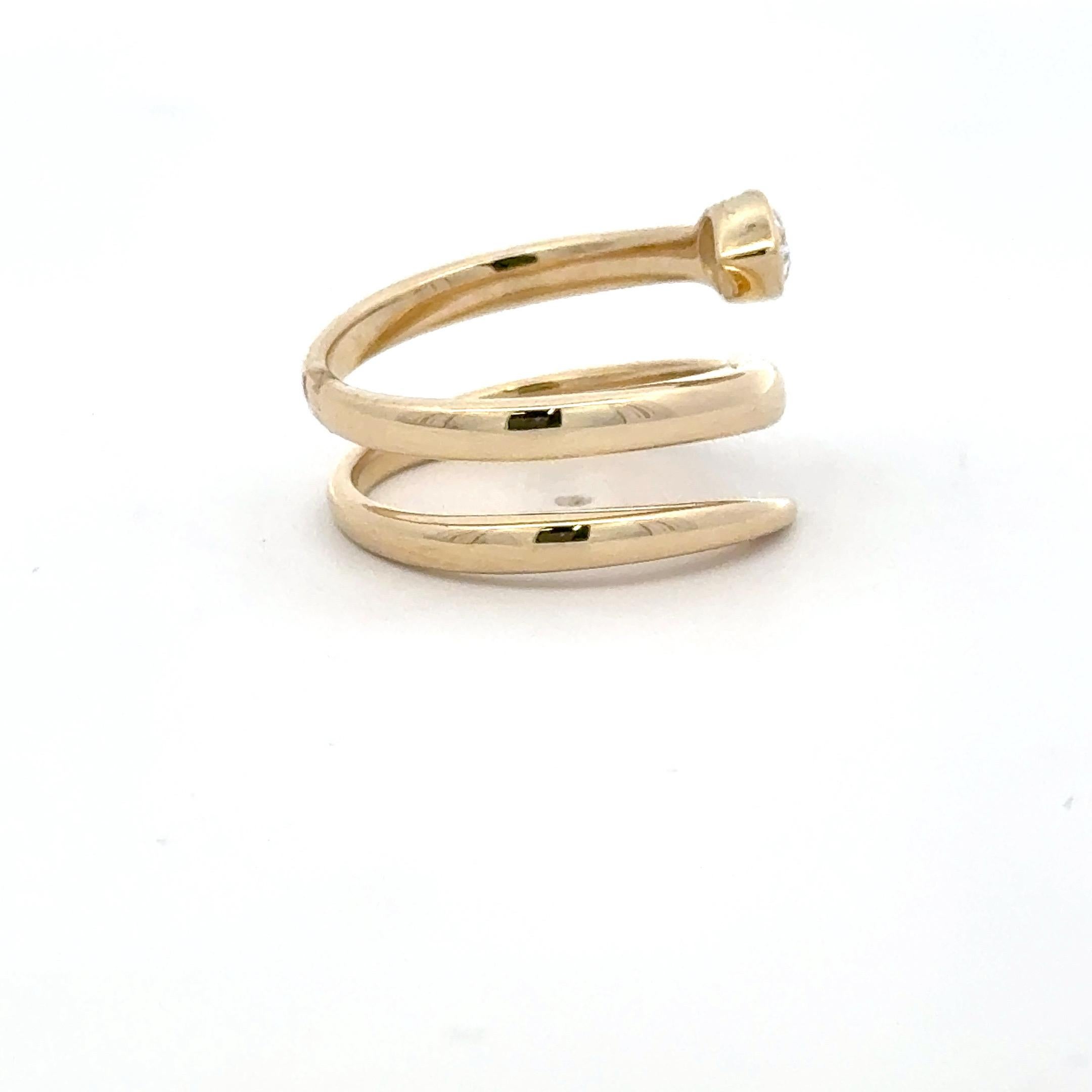 Bague enveloppante à motif de serpent, ornée d'un diamant de forme poire pesant 0,30 carats, en or jaune 14 carats. Taille 5.5, Couleur G Clarté VS
Peut être commandé dans n'importe quelle taille et couleur d'or

Plus de bagues/bracelets serpent et
