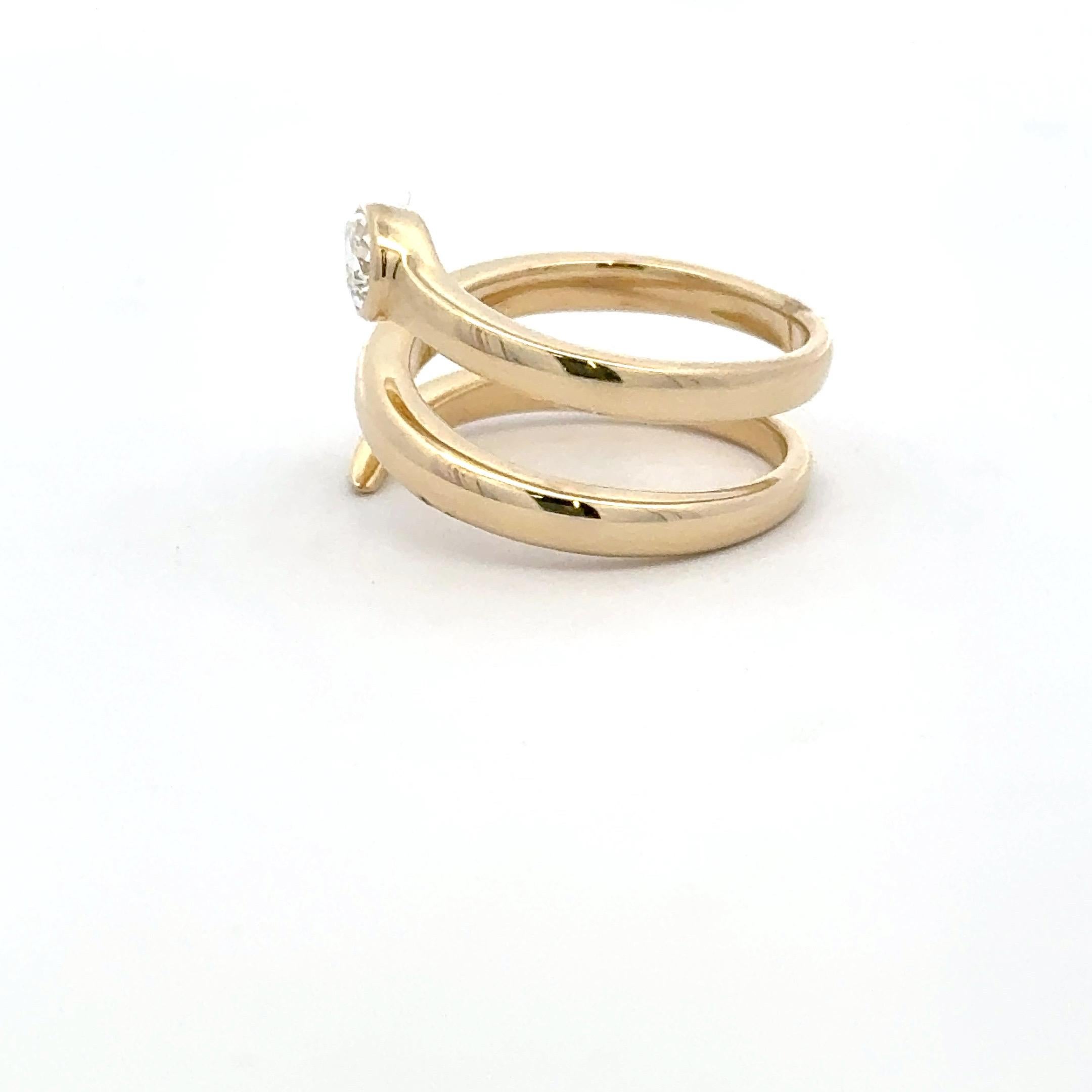 Contemporain Bague serpent à diamants en forme de poire 0.30 carats Or jaune 14 carats 5.8 Grammes en vente