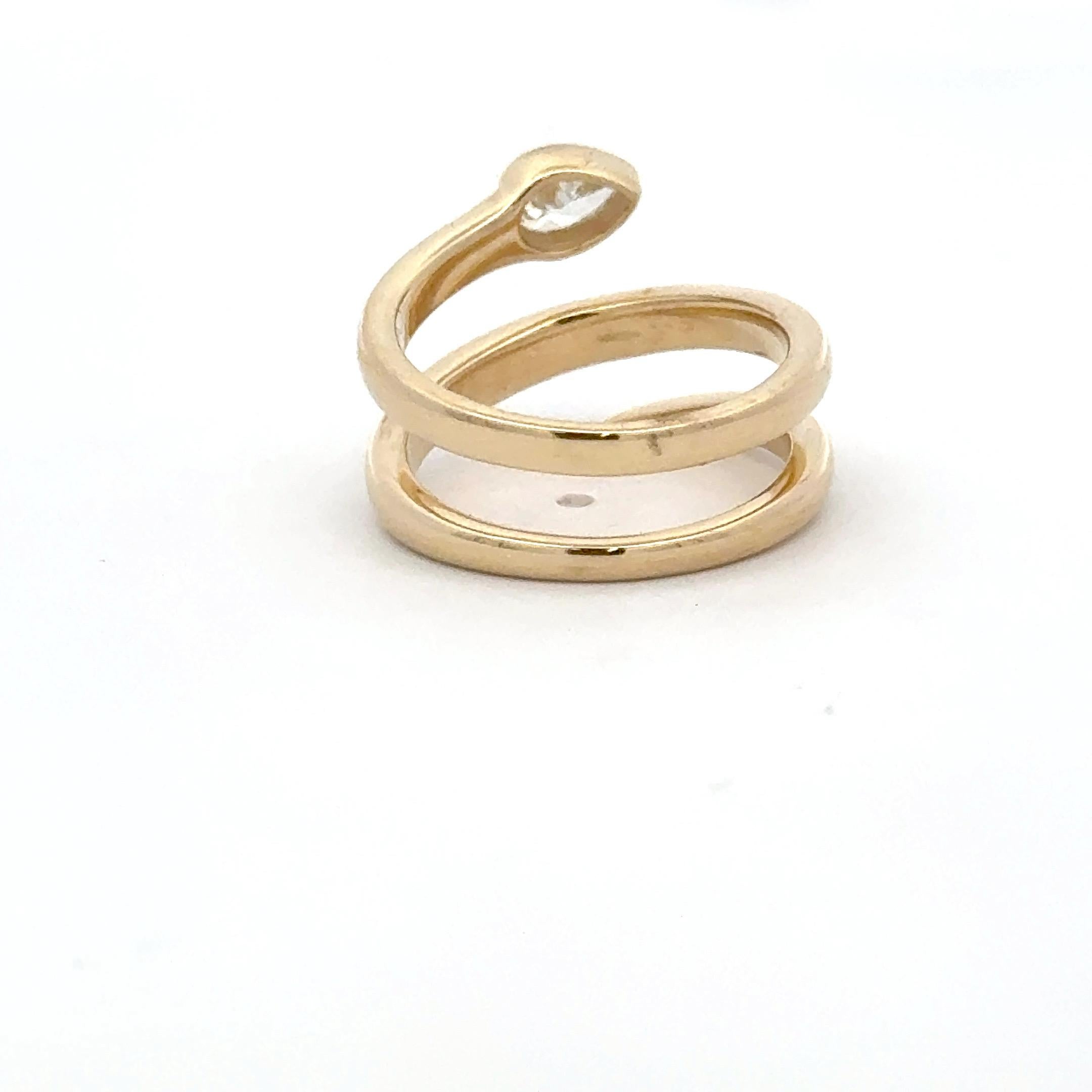 Taille poire Bague serpent à diamants en forme de poire 0.30 carats Or jaune 14 carats 5.8 Grammes en vente
