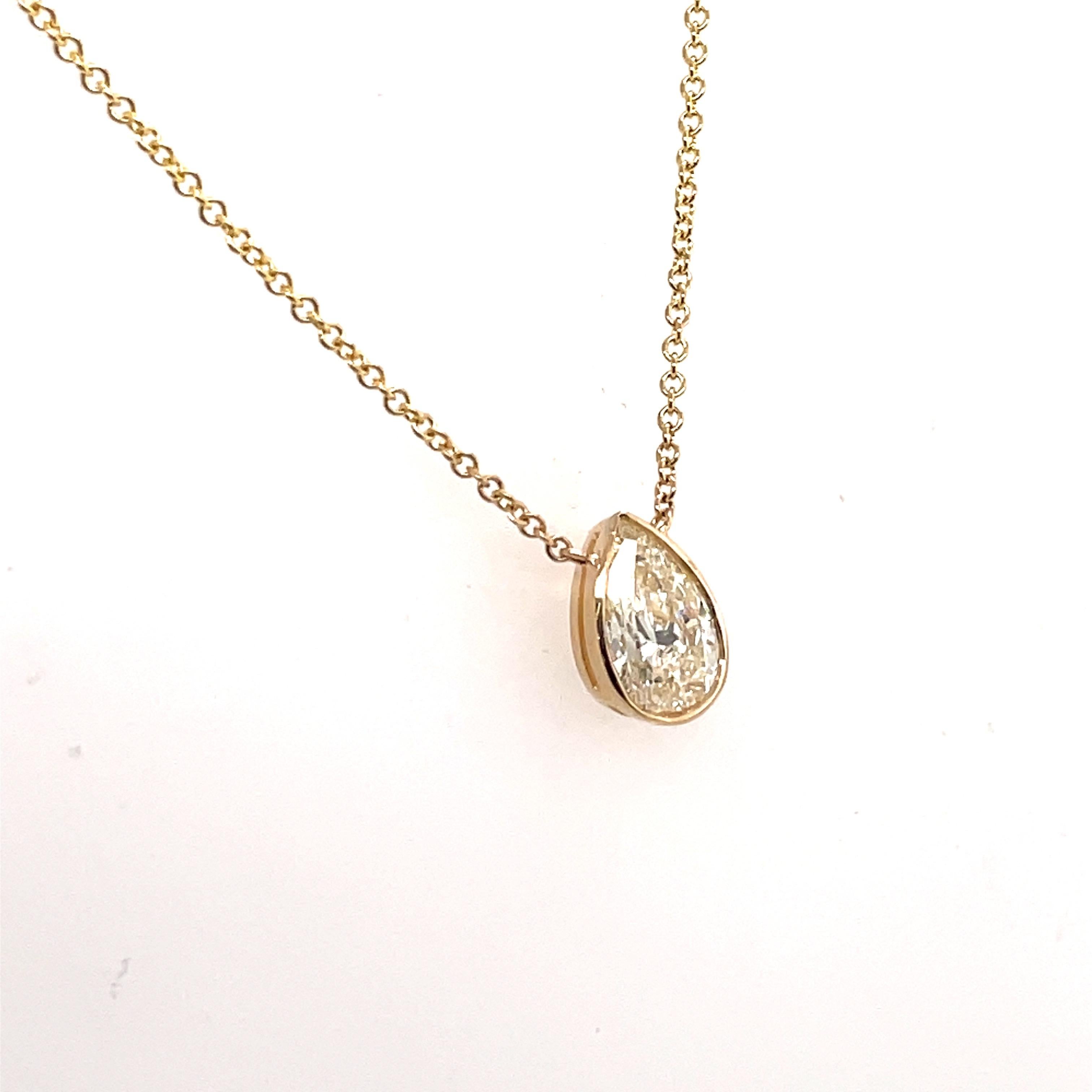pear shaped diamond pendant settings