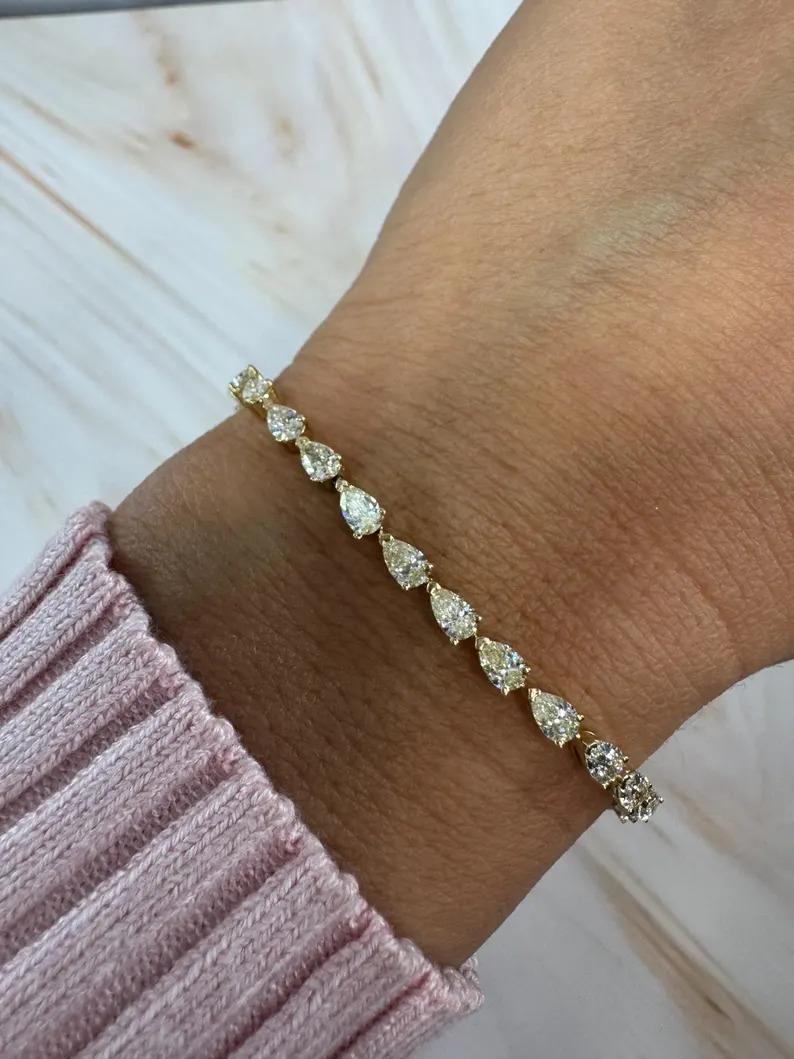 Bracelet de tennis avec diamant en forme de poire 4.47 carats 14KT Yellow Gold 0.12 Points Each Neuf - En vente à New York, NY