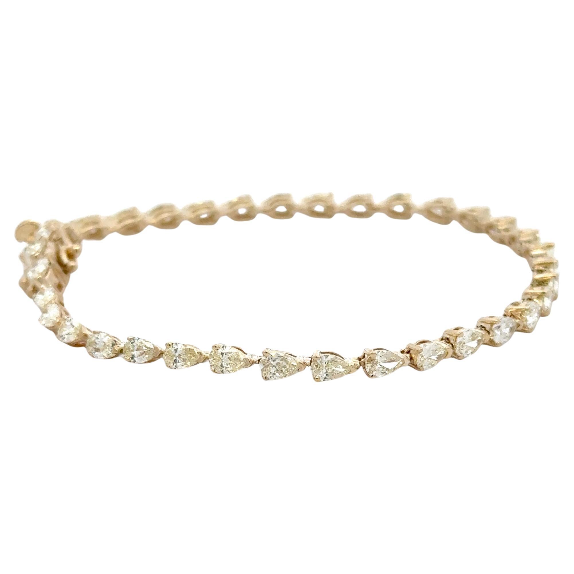 Bracelet de tennis avec diamant en forme de poire 4.47 carats 14KT Yellow Gold 0.12 Points Each Pour femmes en vente