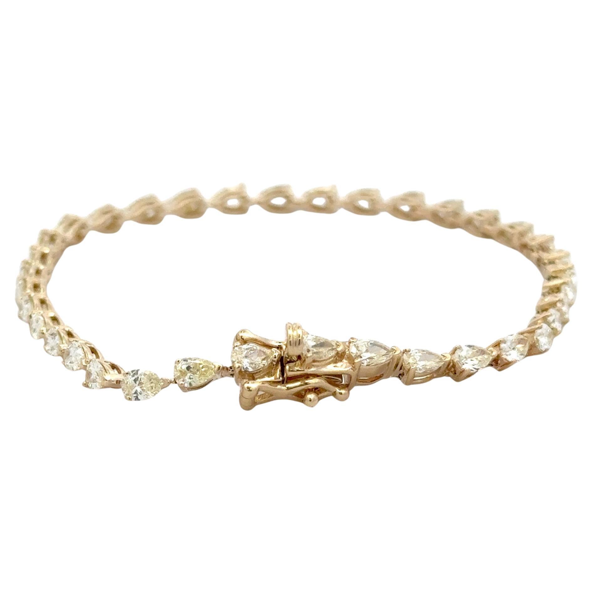 Bracelet de tennis avec diamant en forme de poire 4.47 carats 14KT Yellow Gold 0.12 Points Each en vente 2