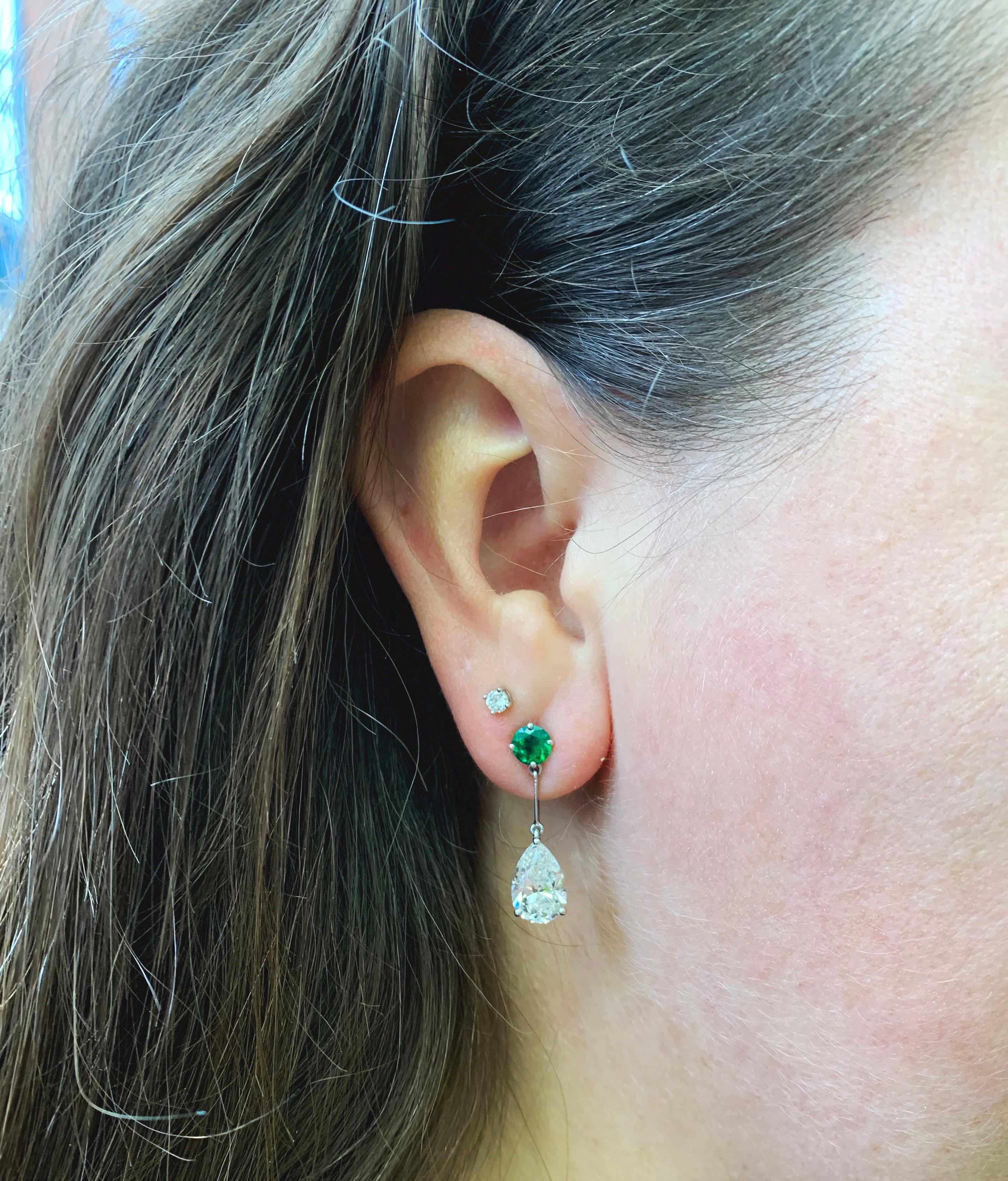 Women's Pear Shape Emerald and Diamond 18 Carat White Gold Drop Earrings