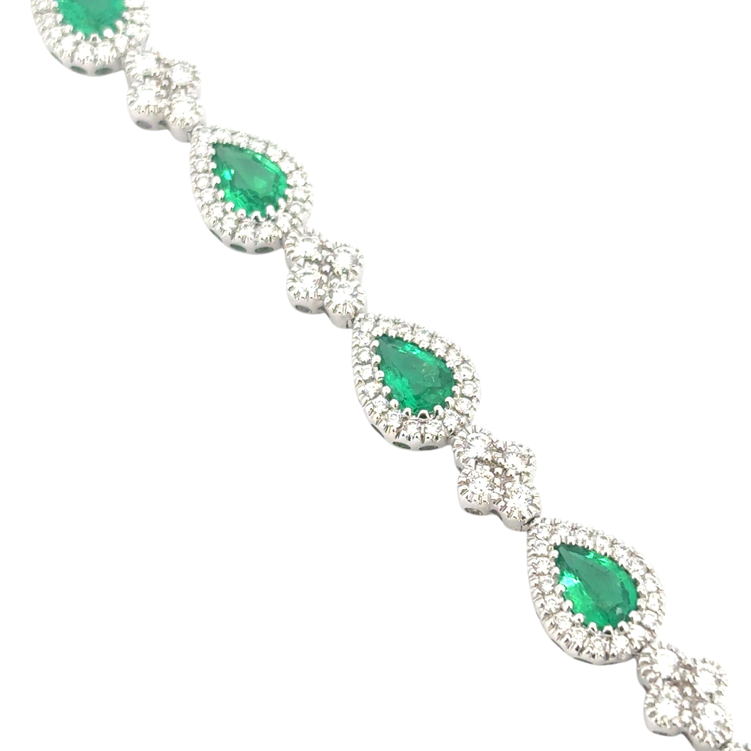Pulsera Esmeralda y Diamantes Forma Pera en venta 3