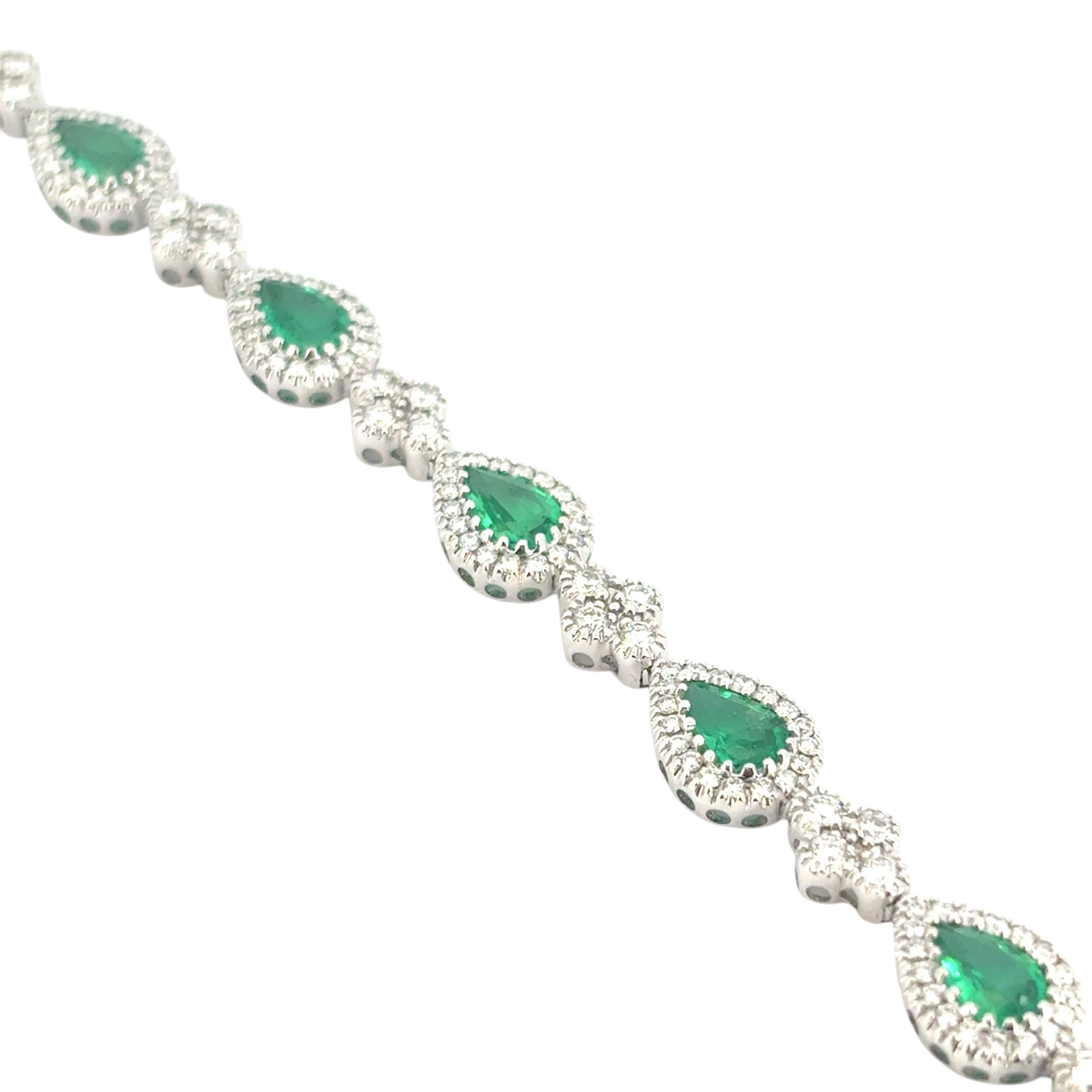 Pulsera Esmeralda y Diamantes Forma Pera en venta 5