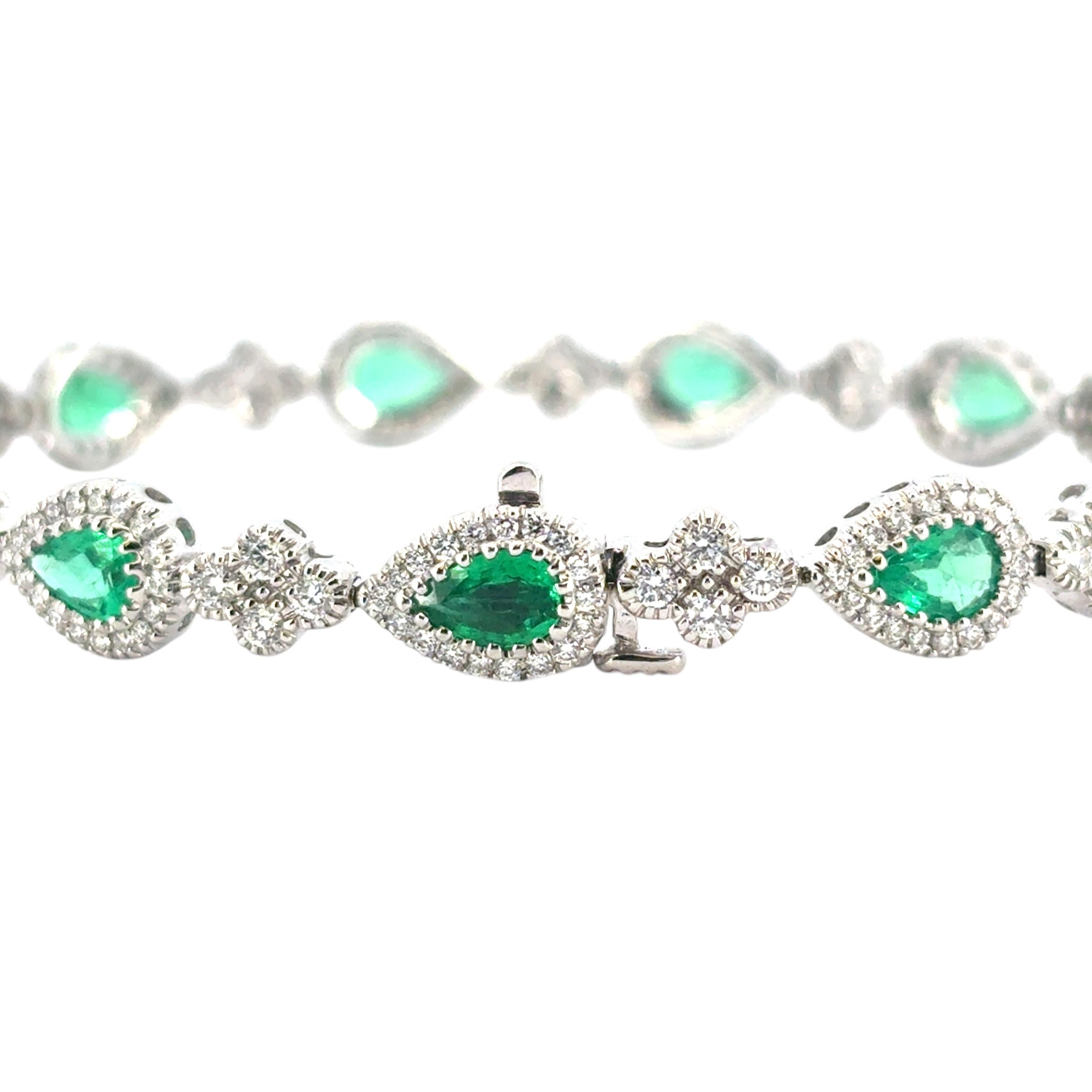 Pulsera Esmeralda y Diamantes Forma Pera en venta 6