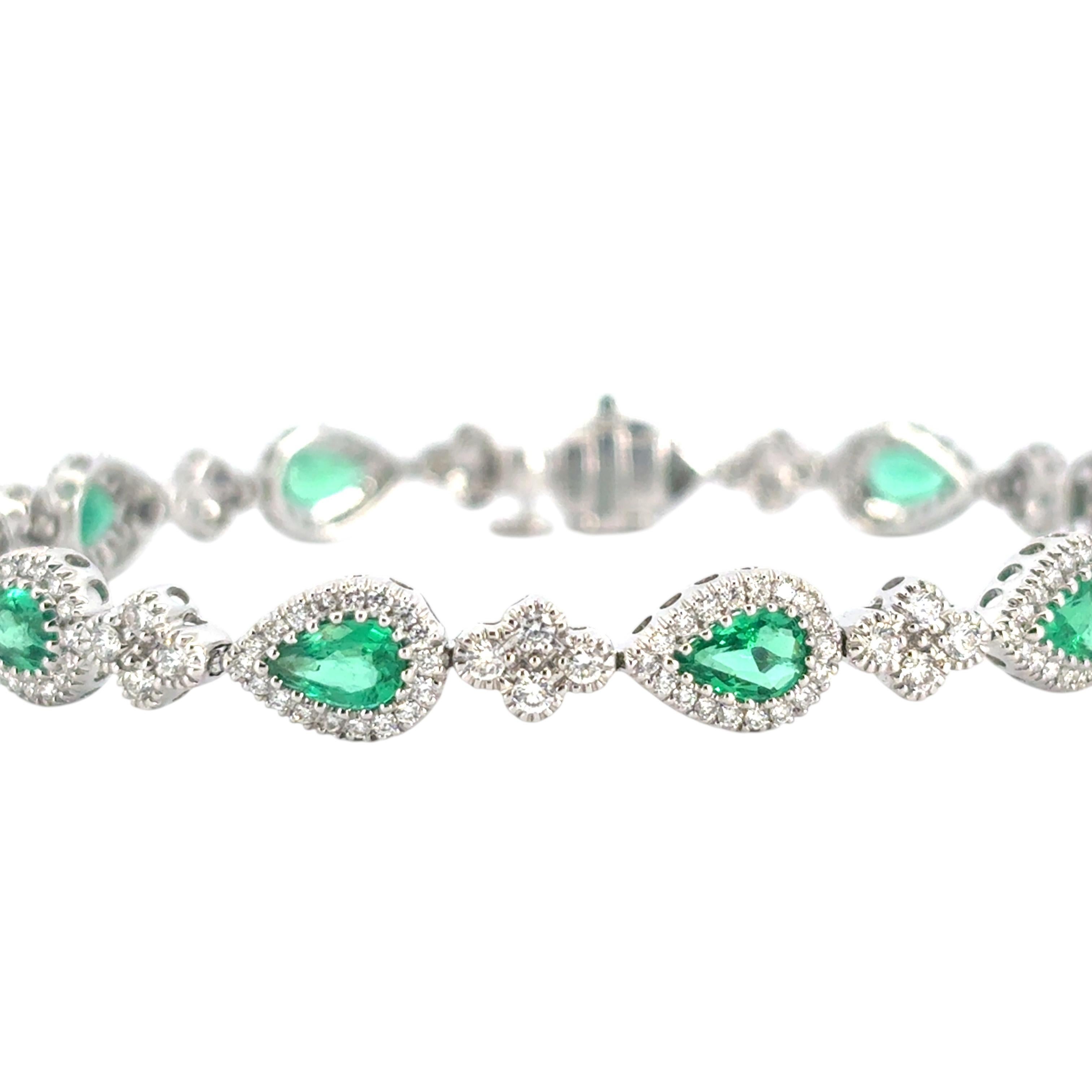 Pulsera Esmeralda y Diamantes Forma Pera en venta 7