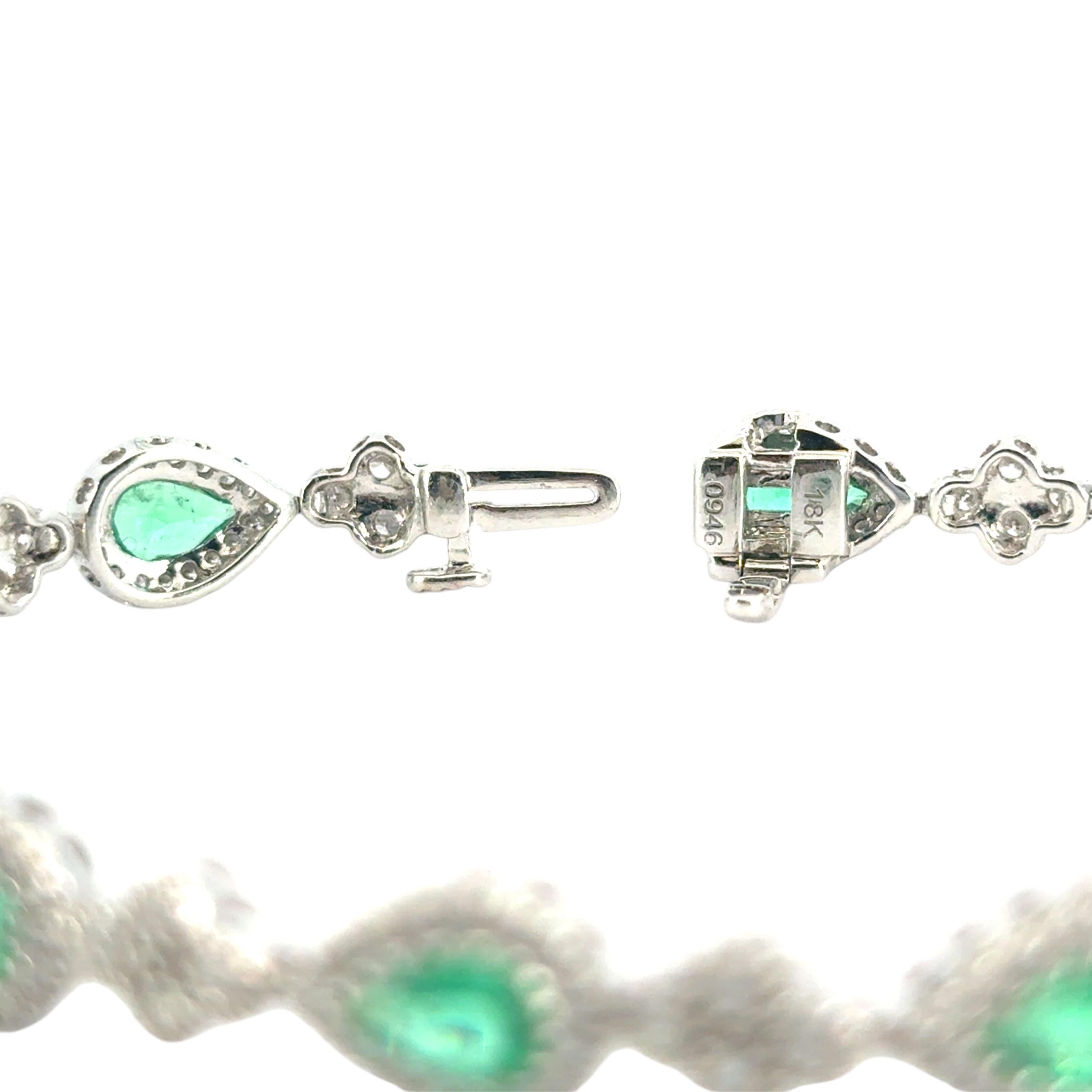 Pulsera Esmeralda y Diamantes Forma Pera en venta 10