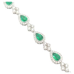 Bracciale con smeraldi e diamanti a forma di pera