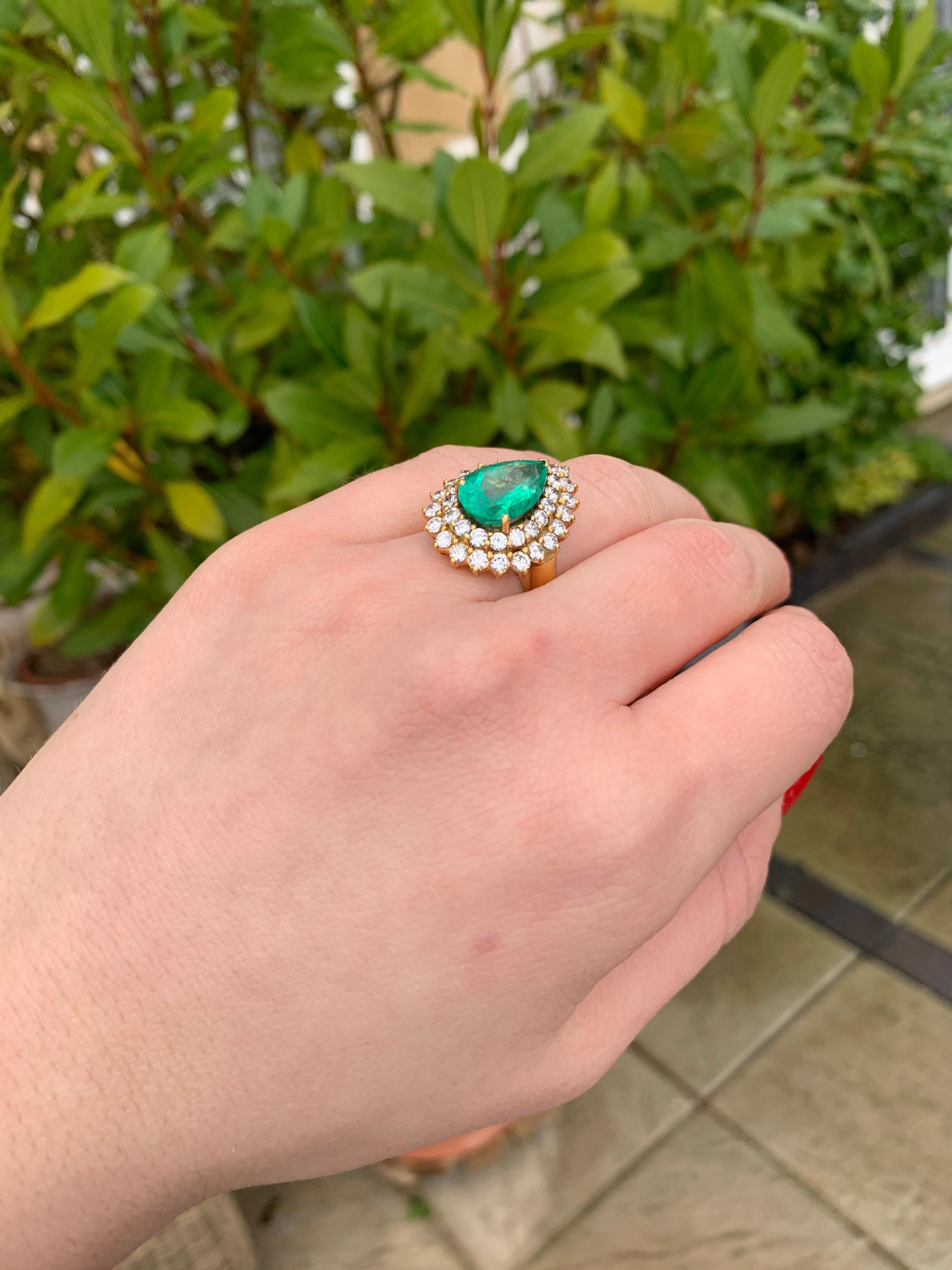 Pear Shape Emerald and Diamond Cluster Ring Yellow Gold For Sale 2