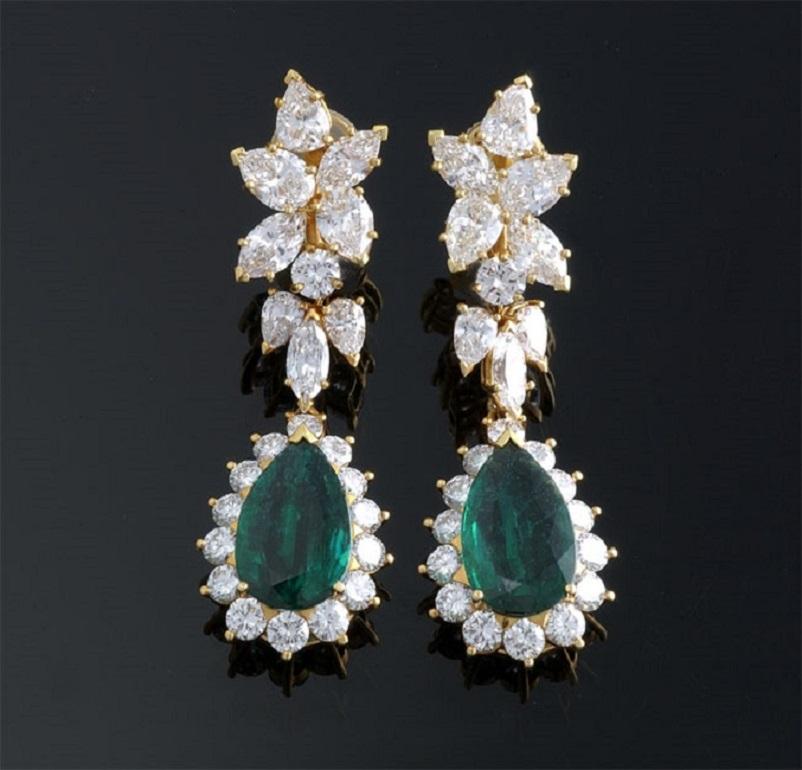 Pear Shape Emerald and Diamond Drop Earrings In Good Condition For Sale In Dallas, TX