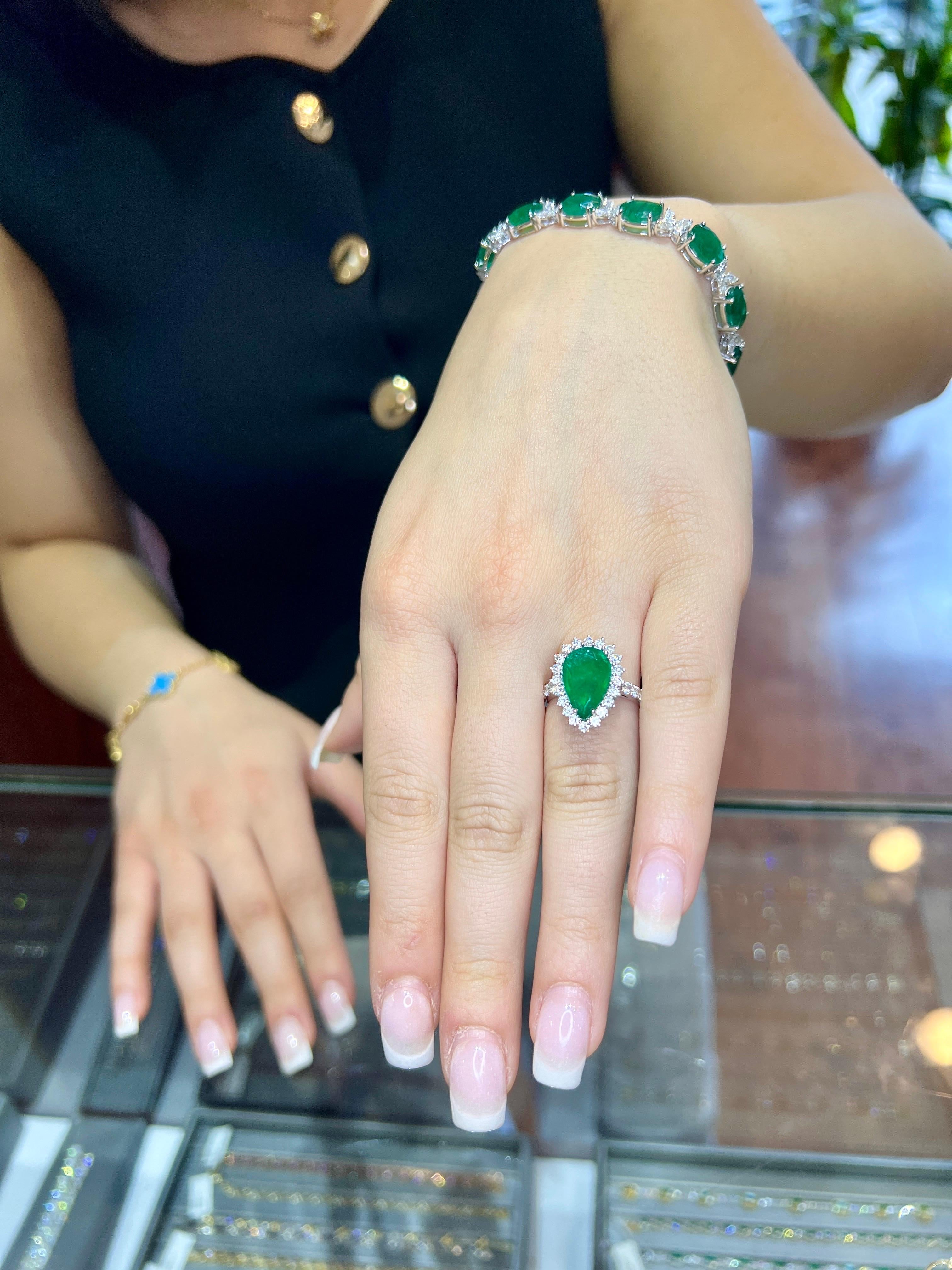 Women's Pear Shape Emerald and Diamond Halo Ring 18k White Gold Engagement For Sale