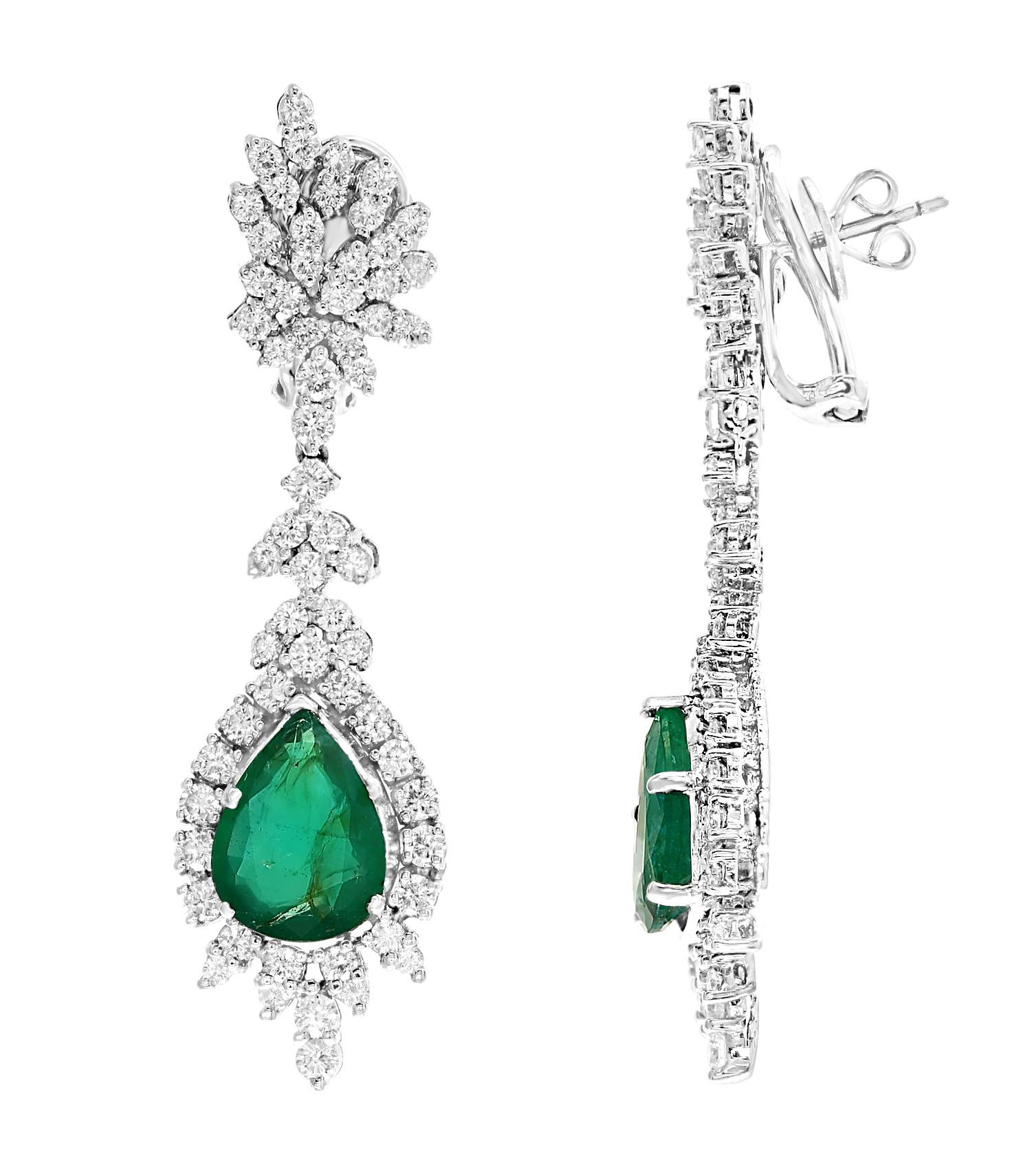 Women's GIA Certified Pear Shape Emerald and Diamond Necklace and Earring Bridal Suite
