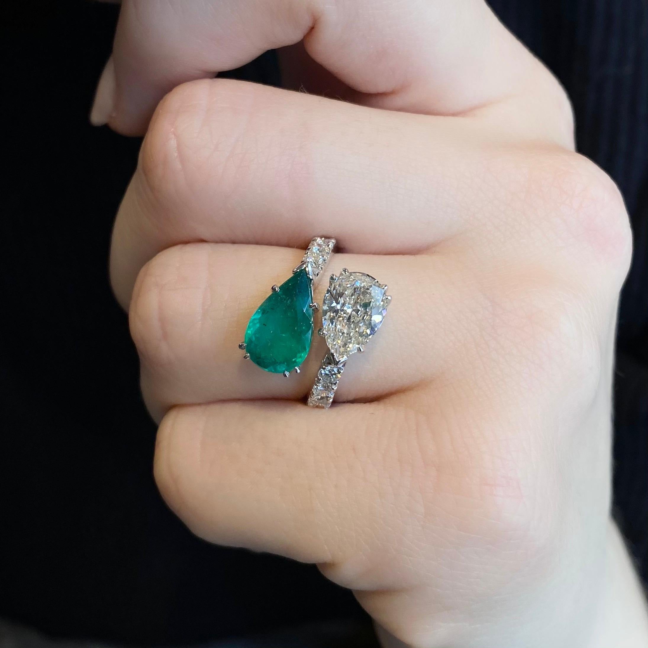 Pear Shape Emerald Diamond Toi Et Moi Crossover Engagement Ring White Gold 2000s 4