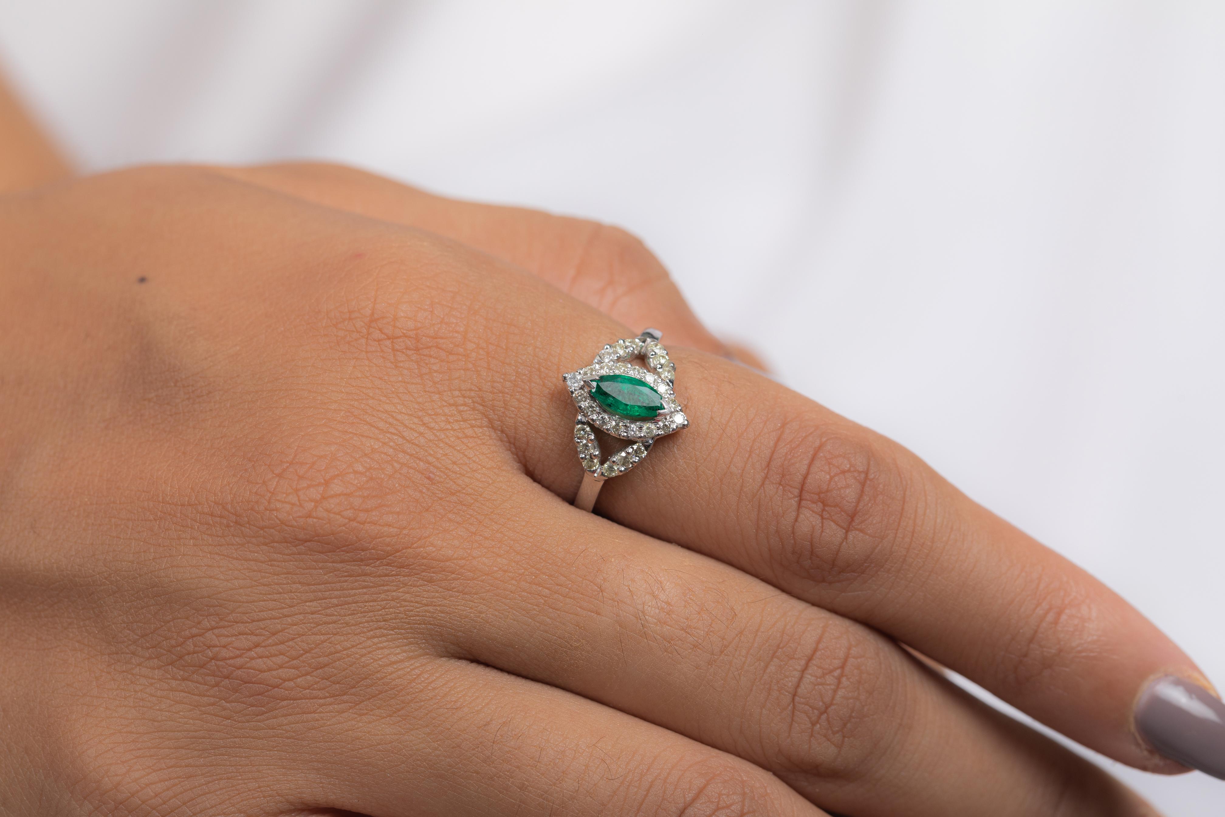 For Sale:  Natural Emerald Gemstone Wedding Ring with Diamonds in 18 Karat Solid White Gold 5