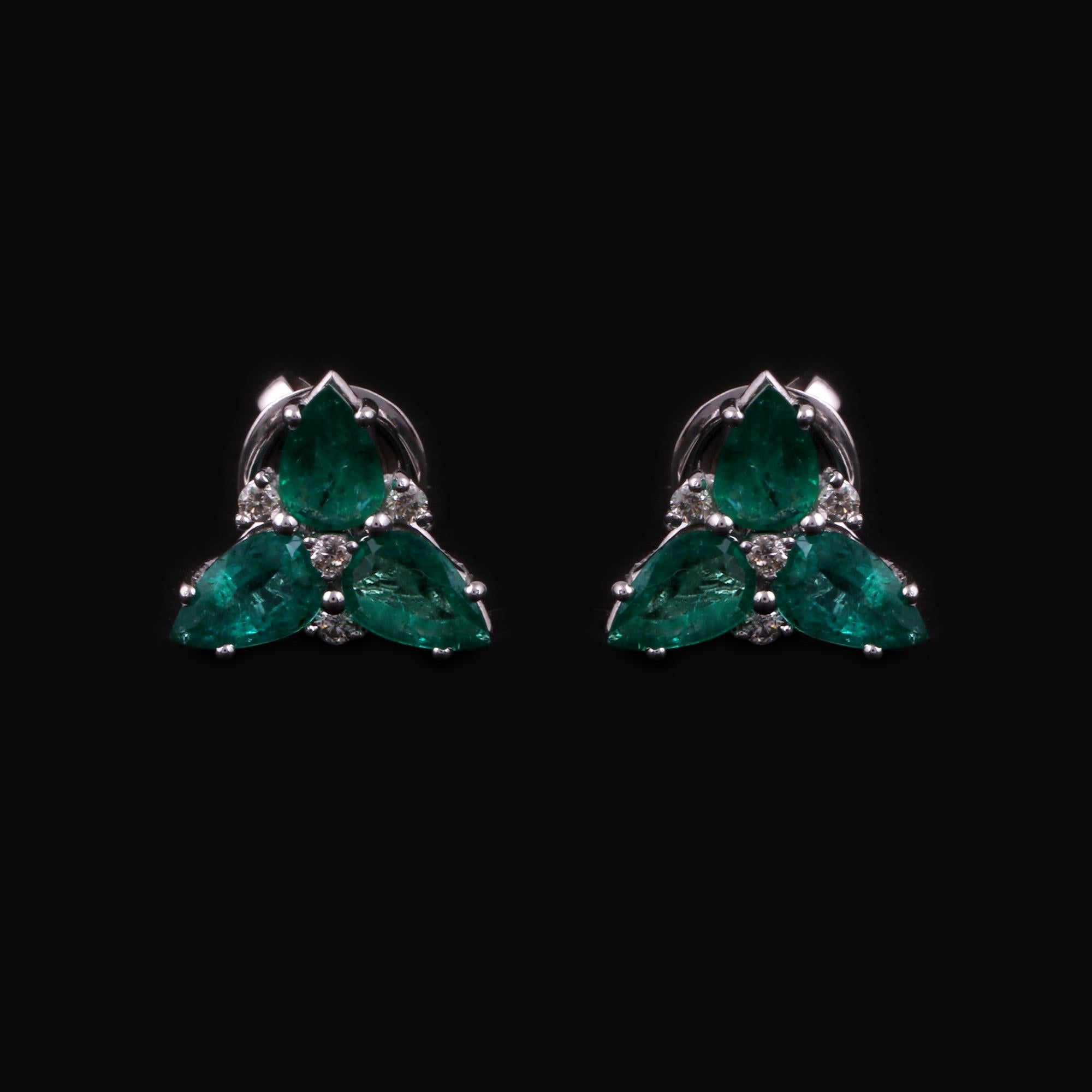 Pear Shape Emerald Gemstone Stud Earrings Diamond 18 Karat White Gold Jewelry In New Condition For Sale In Diera, Dubai