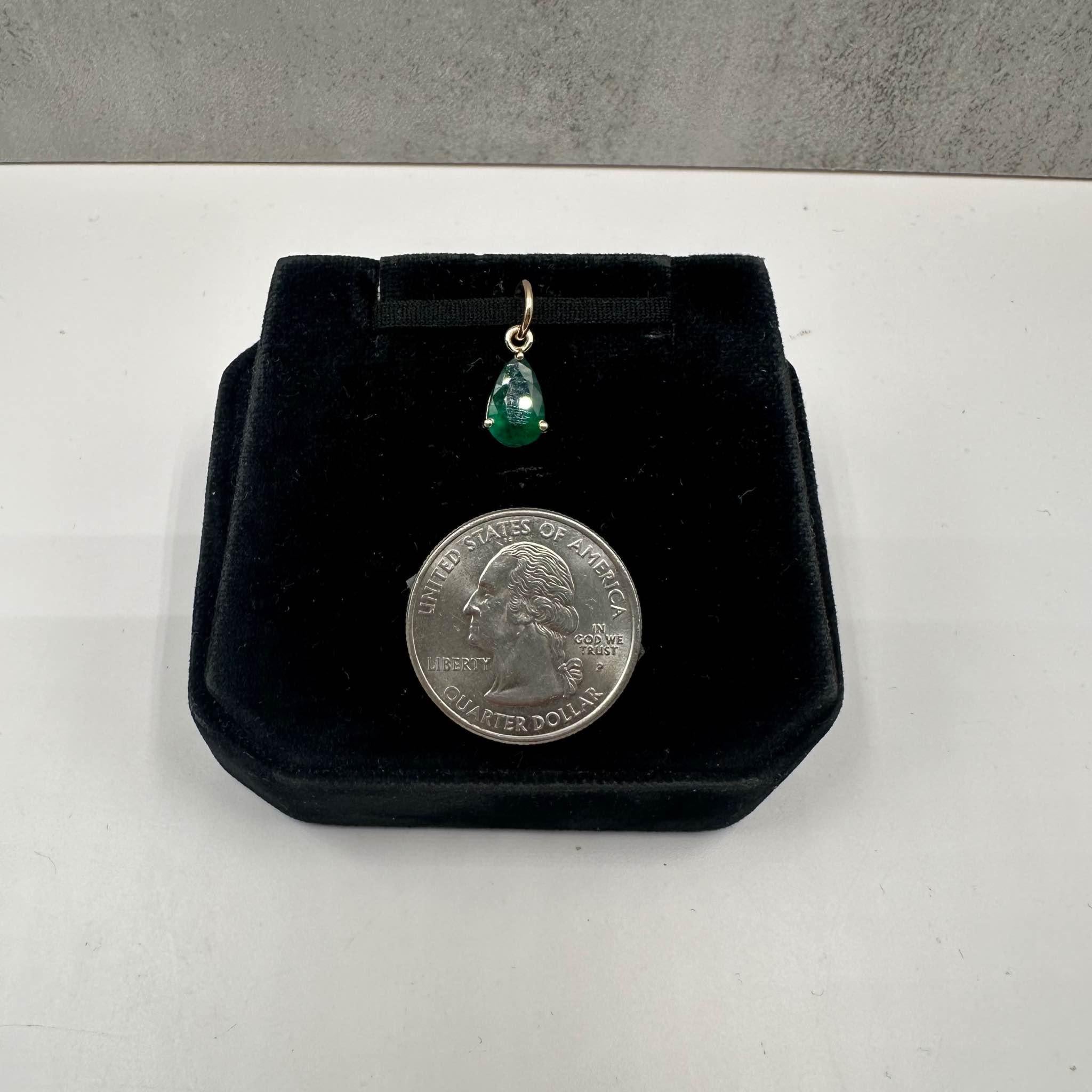 Birnenförmiger Smaragd-Anhänger aus 14kt Gelbgold - 1,18ctw Solitär, Neu im Zustand „Neu“ in West Hempstead, NY
