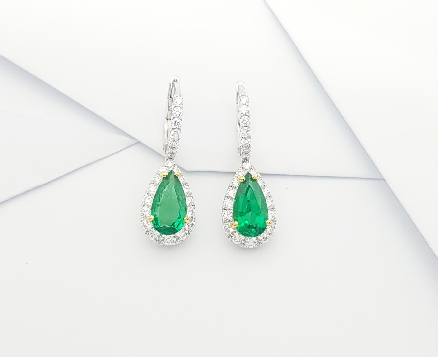 Pear Shape Emerald with Diamond Earrings Set in 18k White Gold Settings For Sale 3