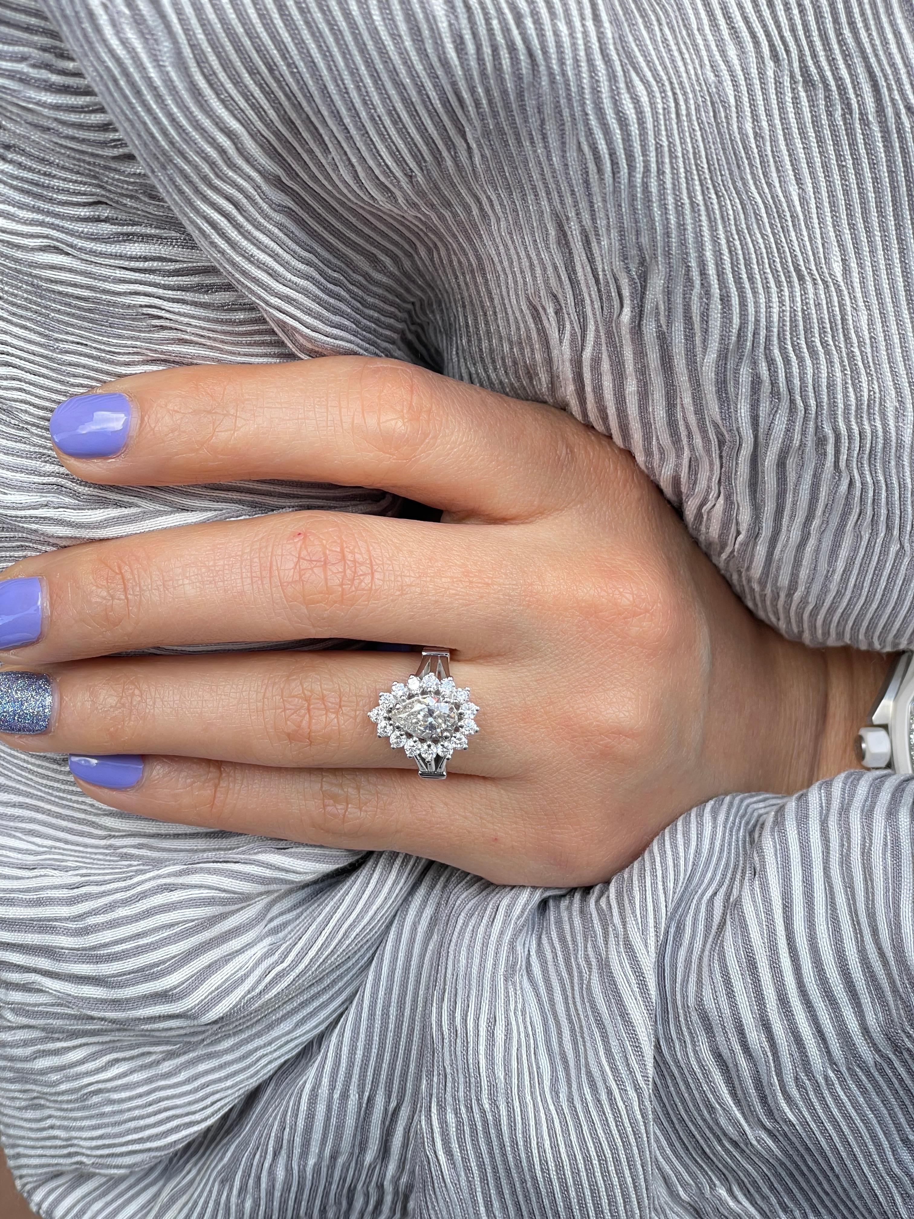 Women's Pear Shape Engagement Diamond Ring 1.20 Carat For Sale