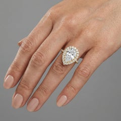 Pear Shape Halo 18K Gold Diamond Engagement Ring