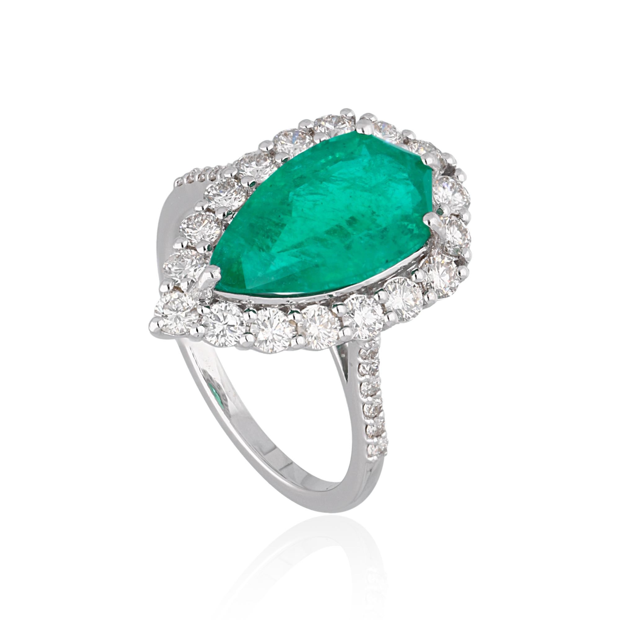 Modern Pear Shape Natural Emerald Gemstone Cocktail Ring Diamond 14 Karat White Gold For Sale