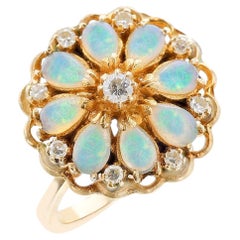 Anillo de ópalo en forma de pera y diamantes, 14K