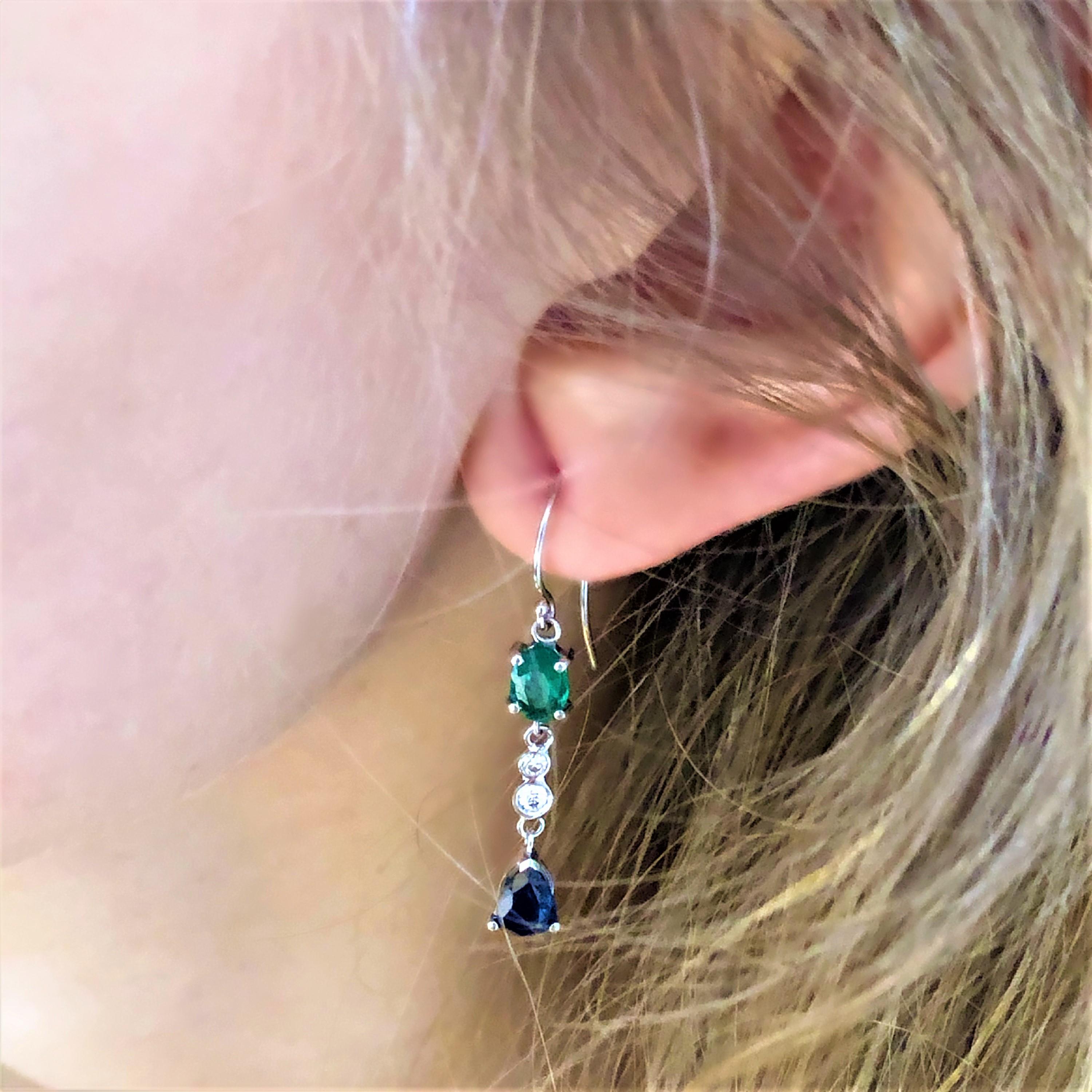 Contemporary Emerald Mirroring Sapphire Diamond Hoop Drop Gold Earrings Weighing 2.35 Carat 