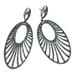 Boucles d'oreilles chandelier en or 14k et argent 925 avec diamants pavés en forme de poire