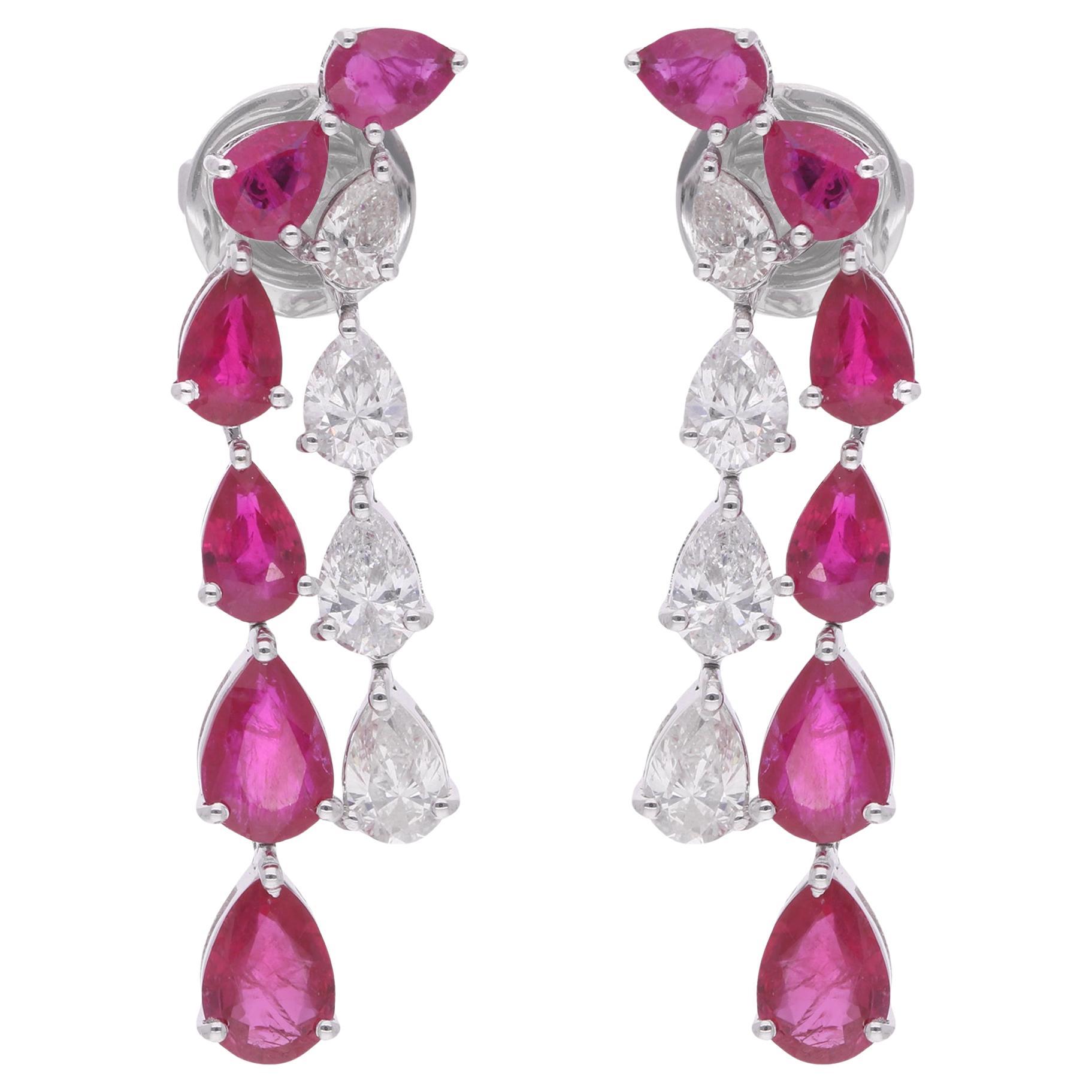 Boucles d
oreilles pendantes en or blanc 14 carats avec diamant et rubis en forme de poire