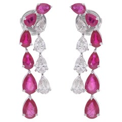 Boucles d
oreilles pendantes en or blanc 14 carats avec diamant et rubis en forme de poire