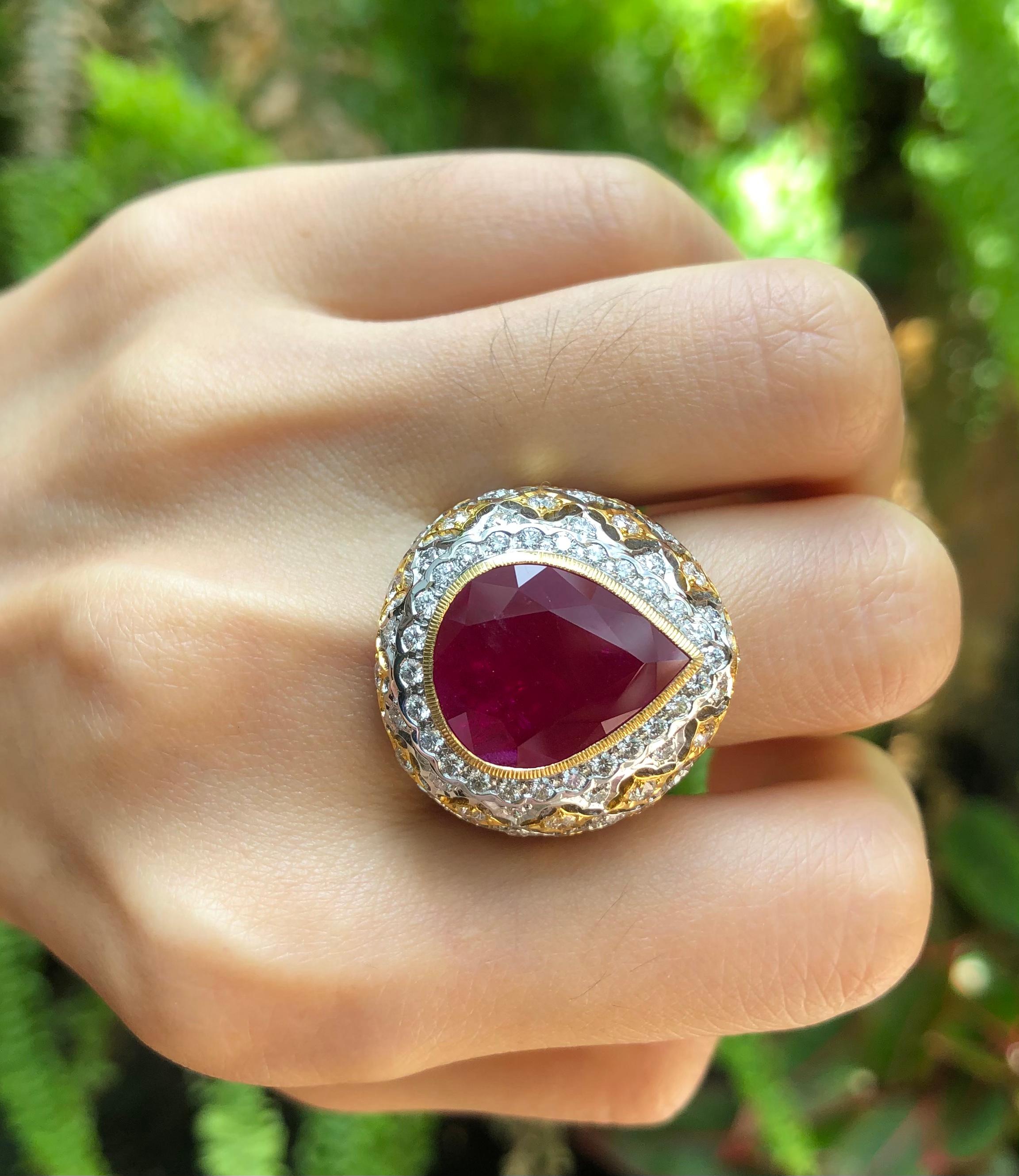 Art Deco Pear Shape Ruby with Diamond Ring Set in 18 Karat Gold Settings For Sale