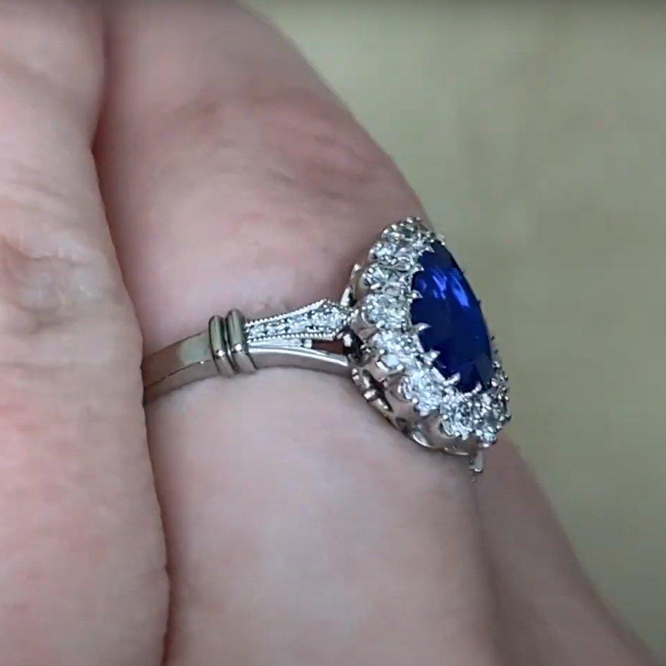 Taglio a goccia Anello con zaffiro a forma di pera (circa 1,00 carati) e diamante di fidanzamento, platino in vendita